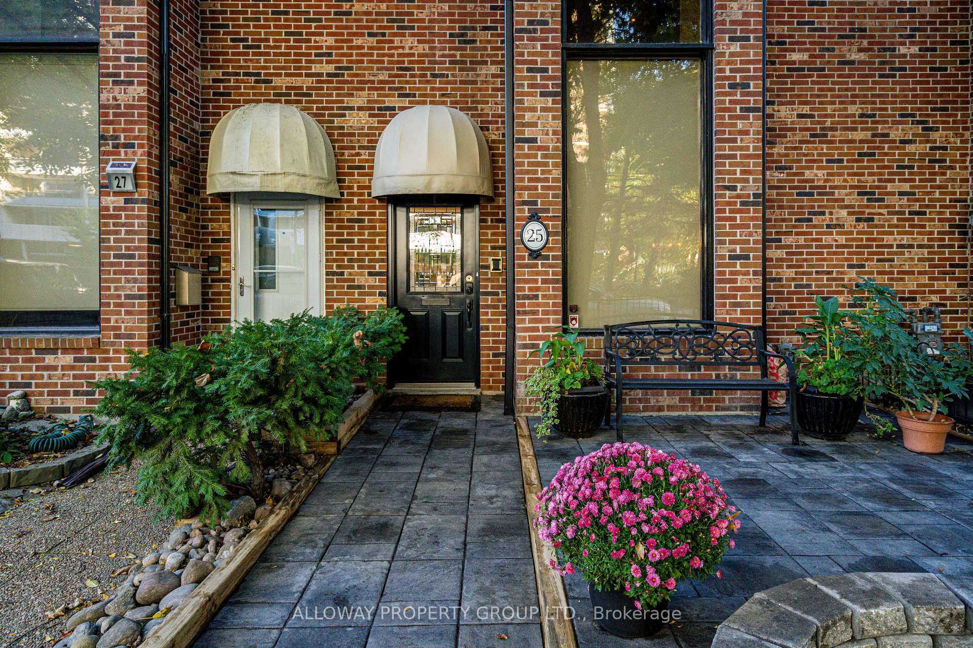 Photo 2 of 25 Gloucester Street, Toronto, Church-Yonge Corridor — HOMEH