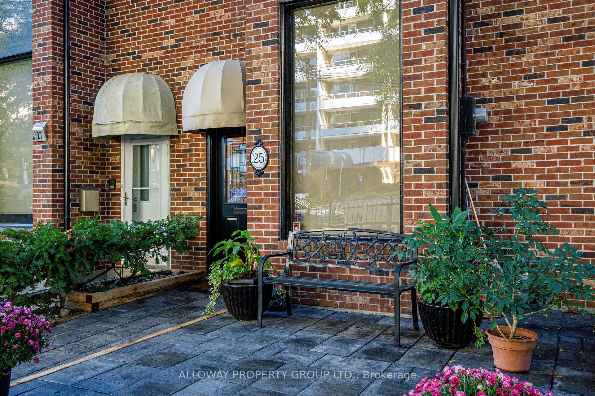 Photo 3 of 25 Gloucester Street, Toronto, Church-Yonge Corridor — HOMEH