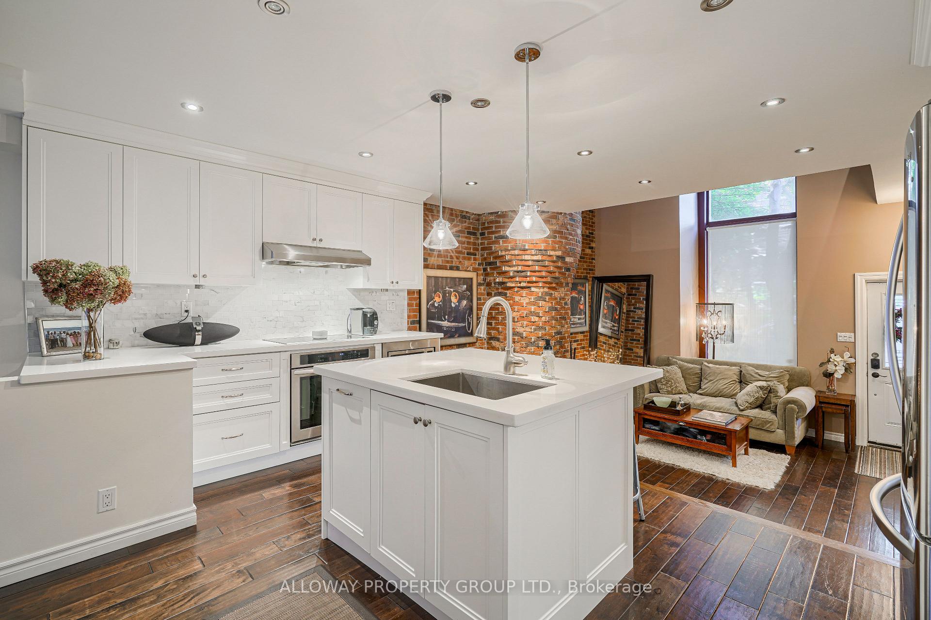 Photo 9 of 25 Gloucester Street, Toronto, Church-Yonge Corridor — HOMEH