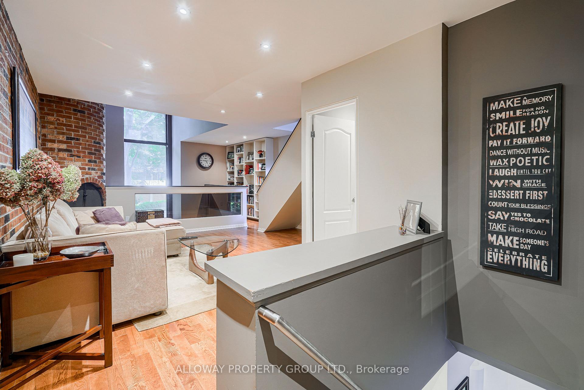 Photo 19 of 25 Gloucester Street, Toronto, Church-Yonge Corridor — HOMEH