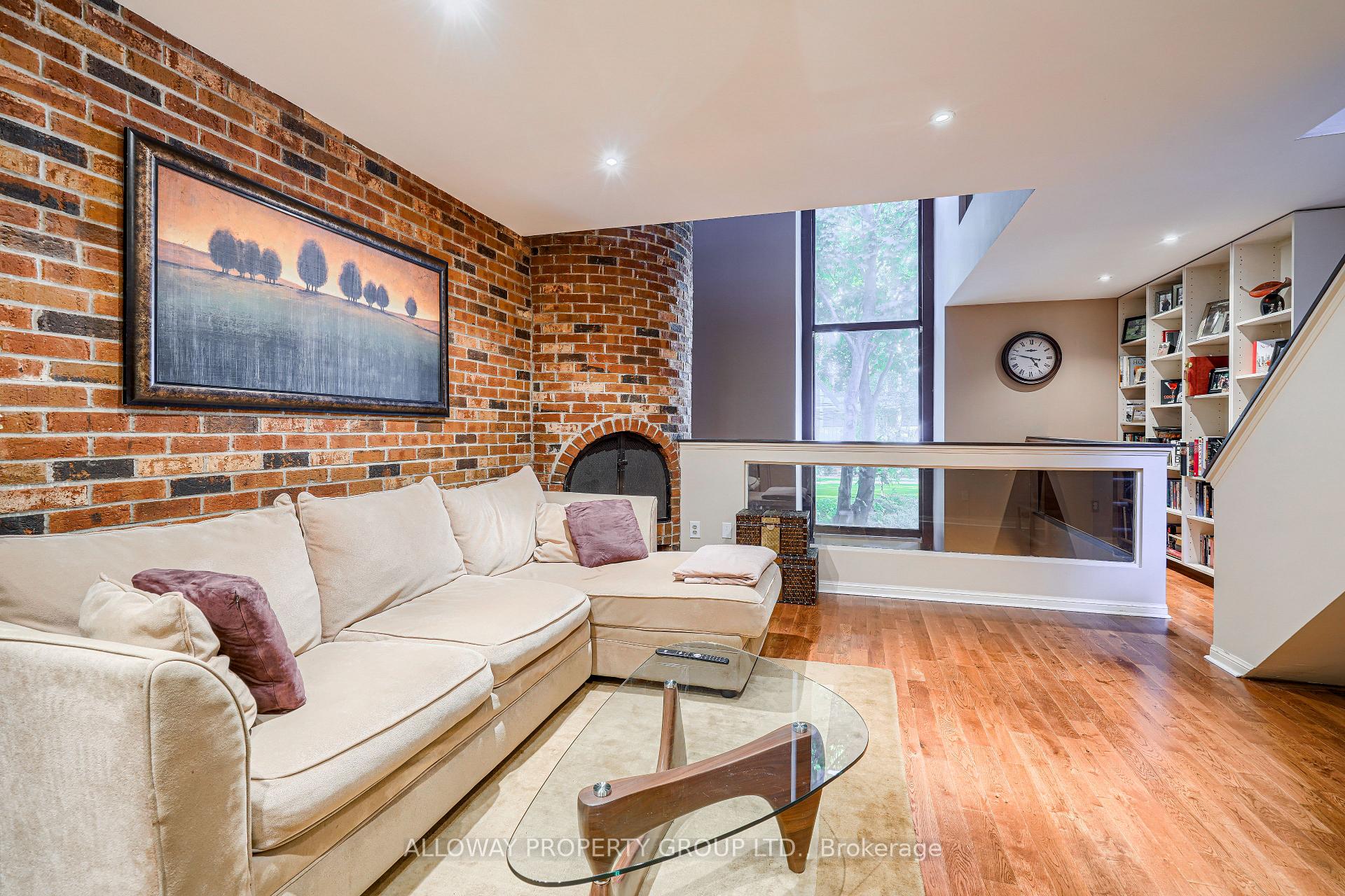 Photo 20 of 25 Gloucester Street, Toronto, Church-Yonge Corridor — HOMEH