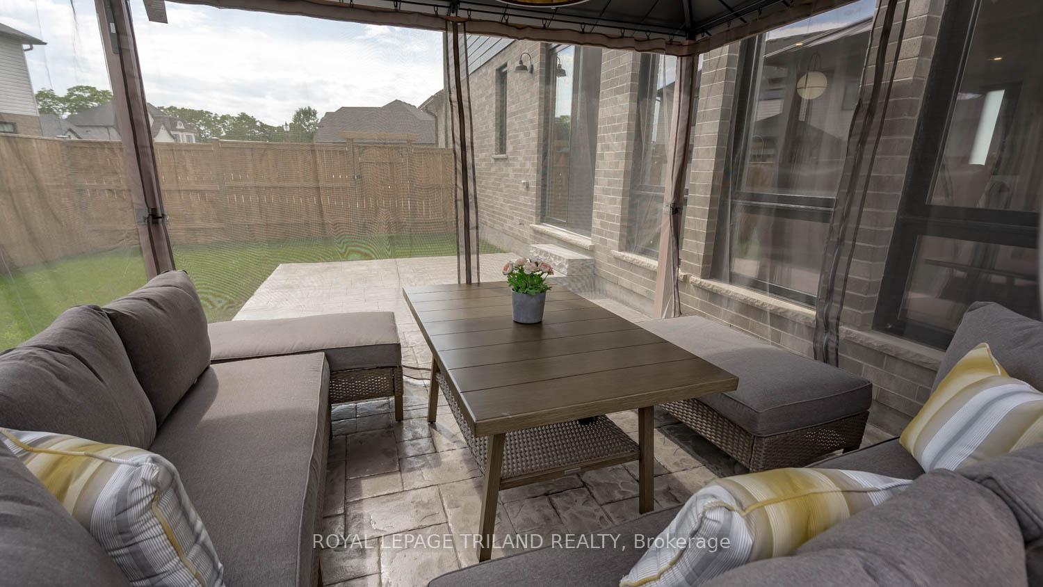 Photo 5 of 132 Aspen Circle, Thames Centre, Rural Thames Centre — HOMEH