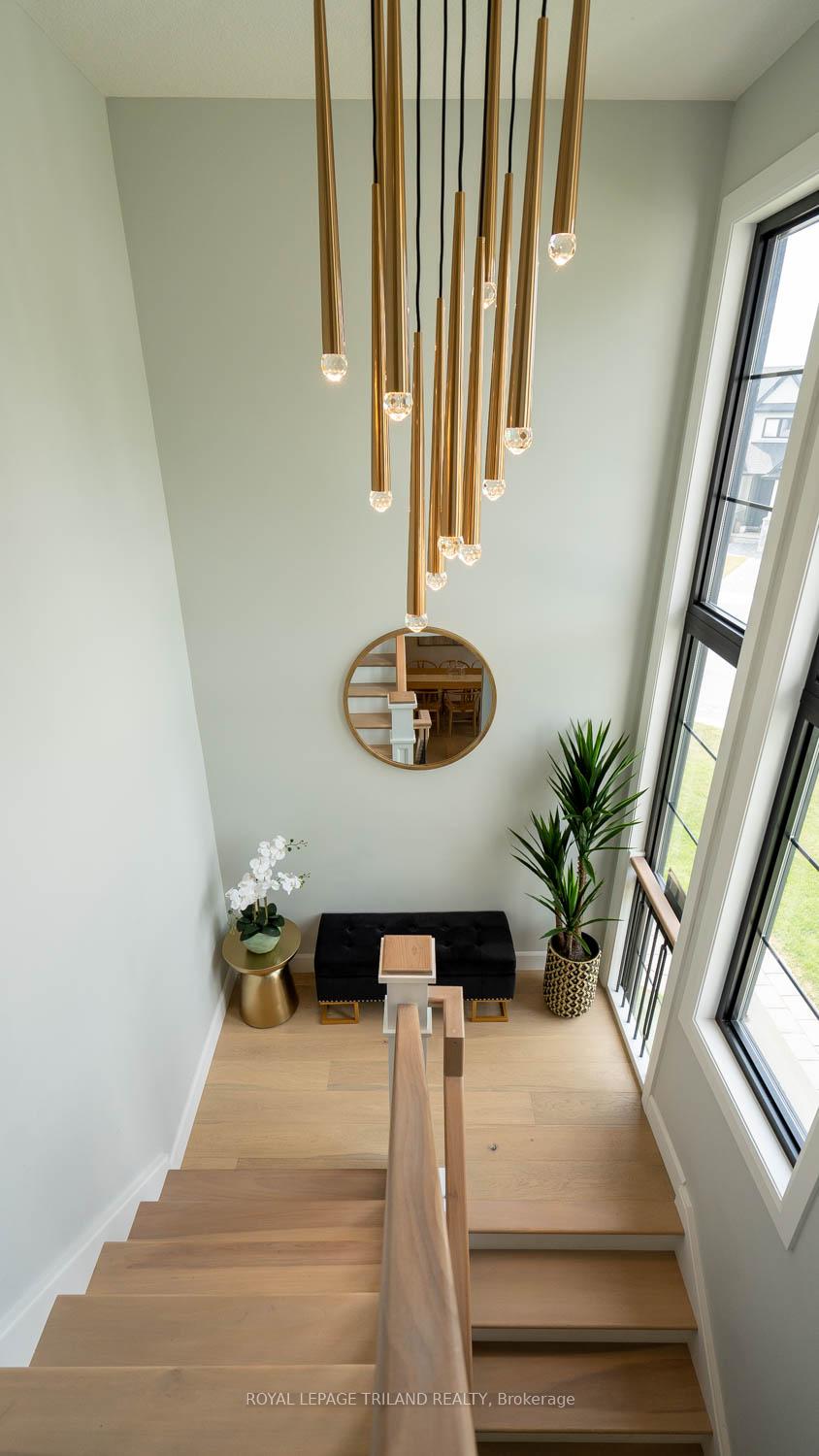 Photo 9 of 132 Aspen Circle, Thames Centre, Rural Thames Centre — HOMEH