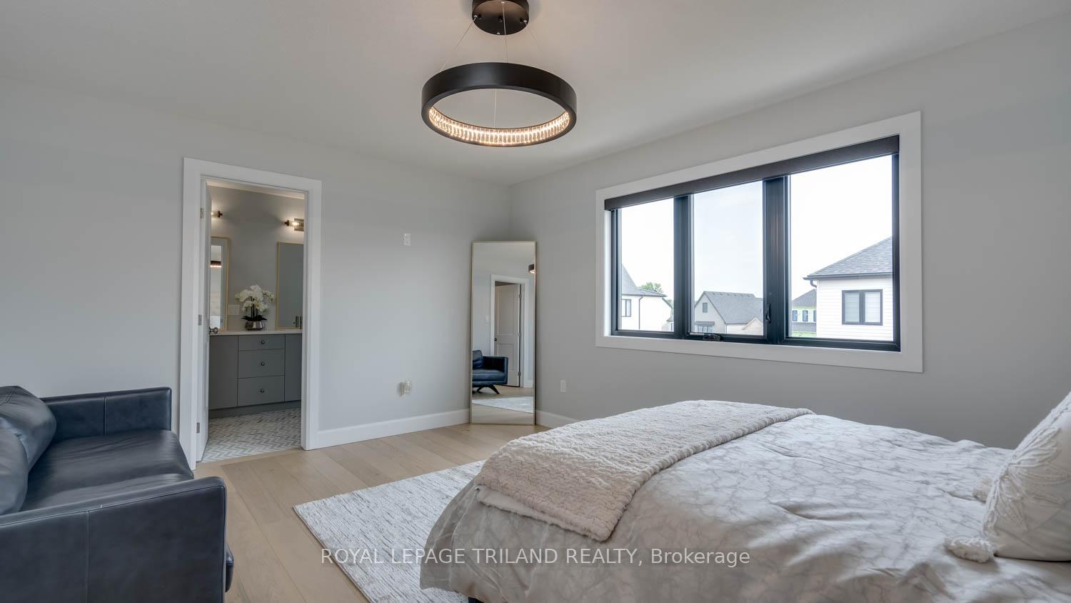 Photo 12 of 132 Aspen Circle, Thames Centre, Rural Thames Centre — HOMEH