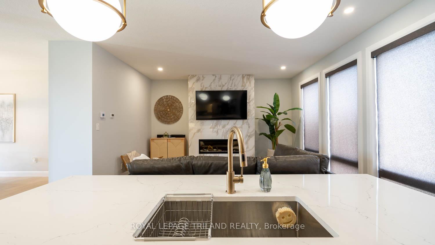 Photo 15 of 132 Aspen Circle, Thames Centre, Rural Thames Centre — HOMEH