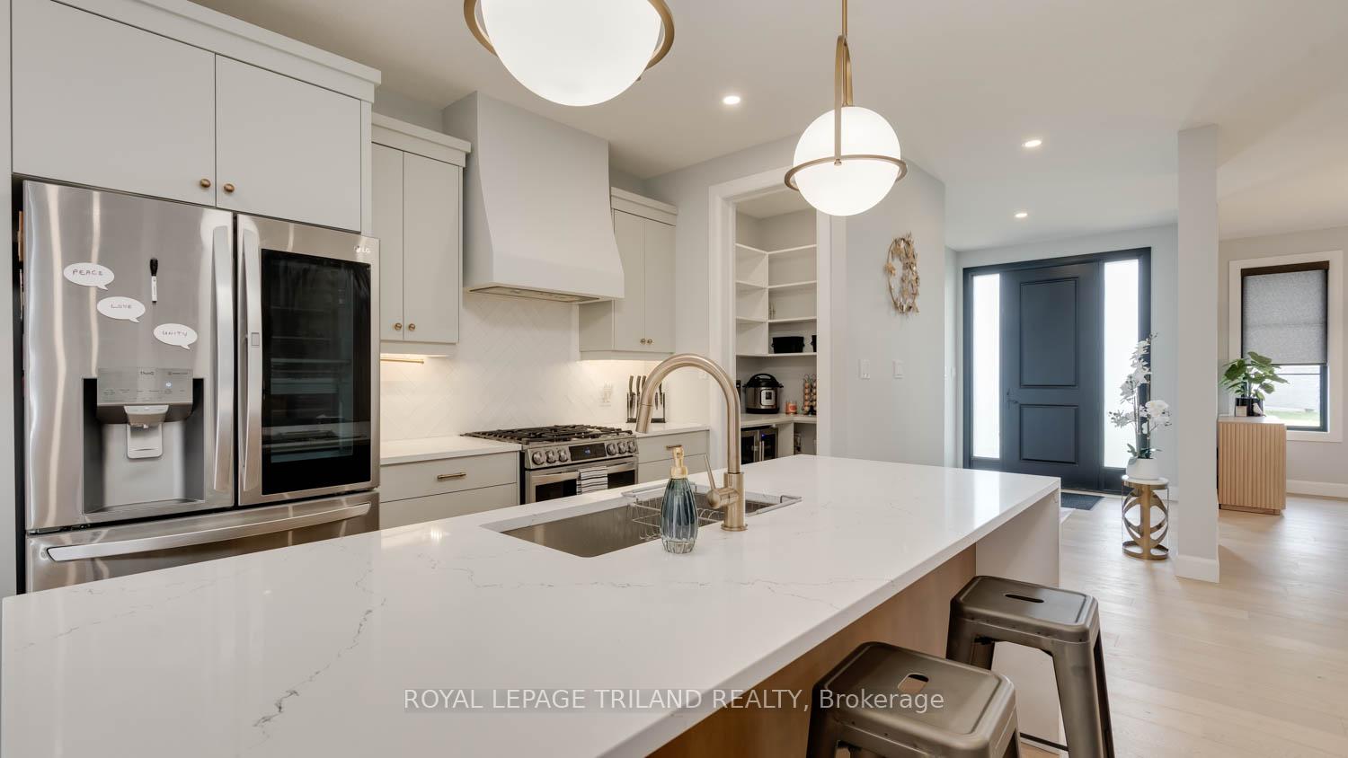 Photo 16 of 132 Aspen Circle, Thames Centre, Rural Thames Centre — HOMEH