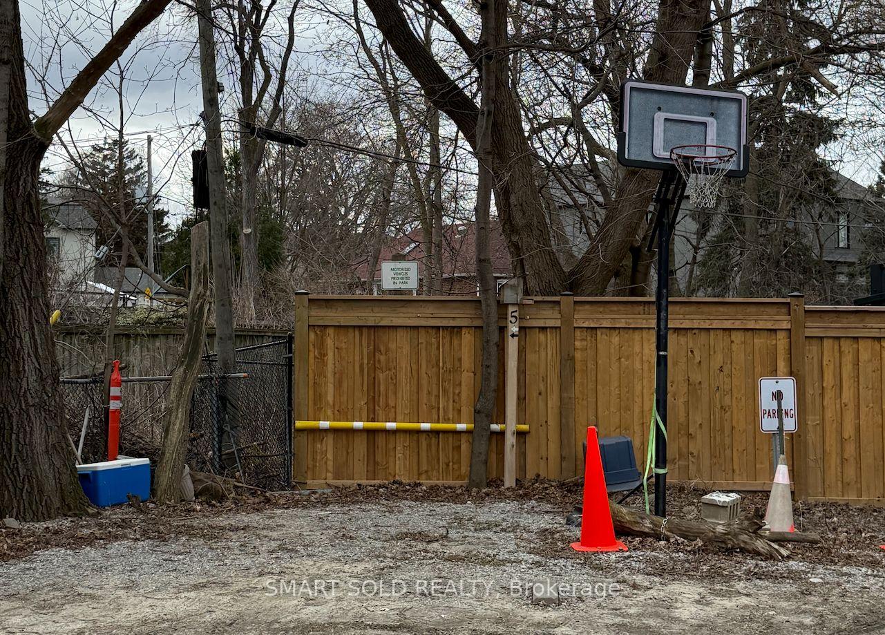 Photo 22 of 5 Khedive Avenue, Toronto, Englemount-Lawrence — HOMEH