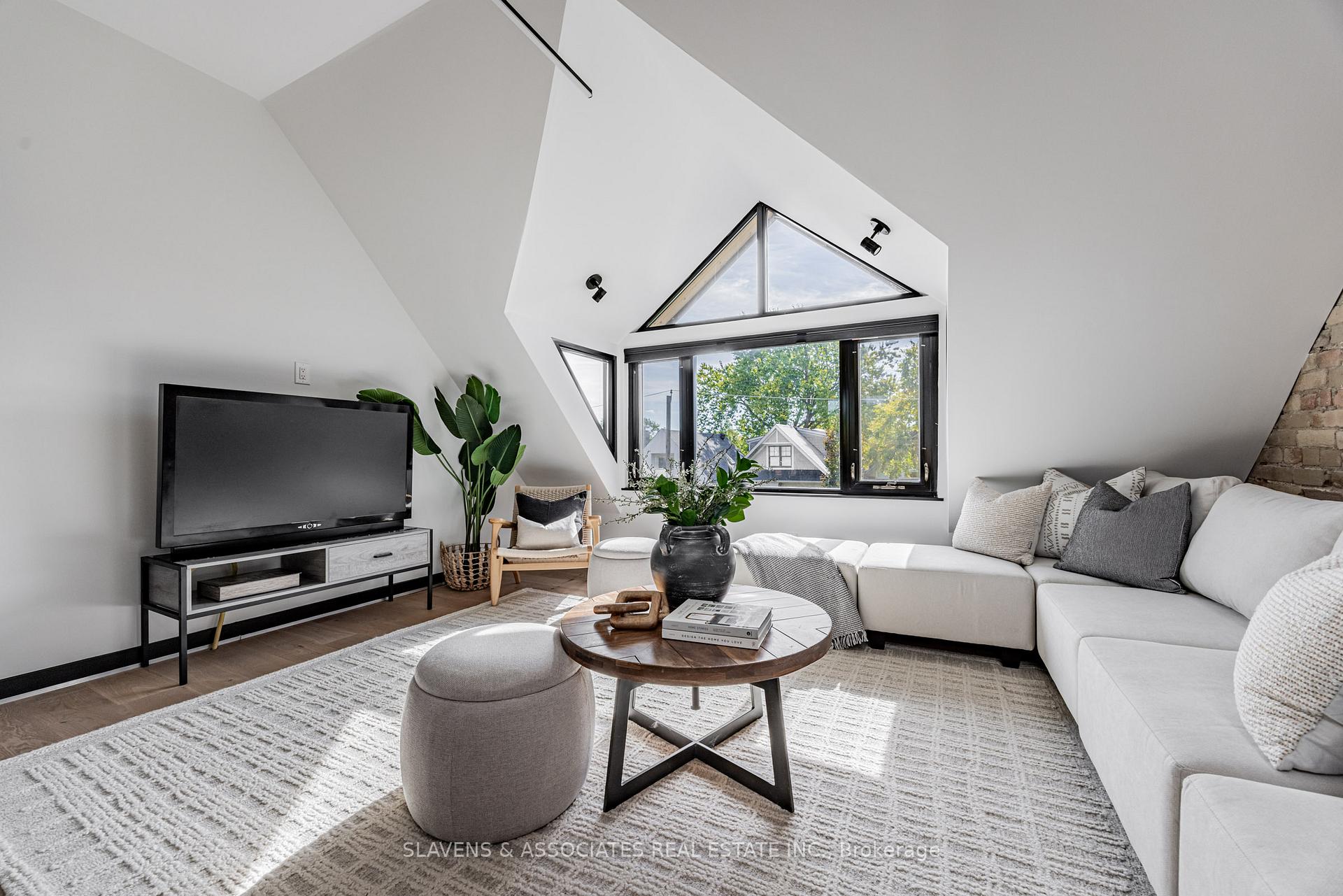 Photo 25 of 38 Wroxeter Avenue, Toronto, North Riverdale — HOMEH