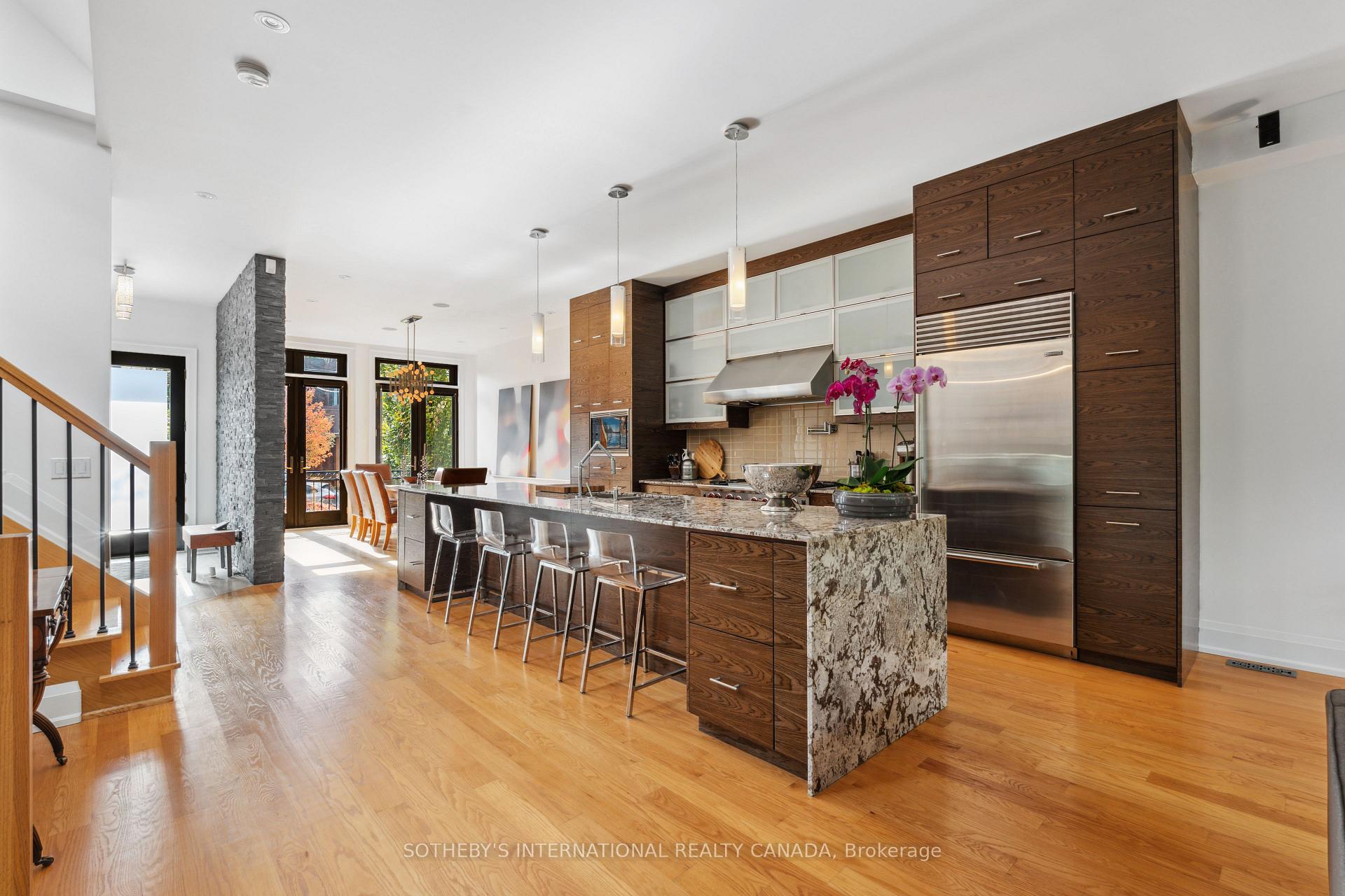 Photo 6 of 5 Lyndhurst Court, Toronto, Casa Loma — HOMEH