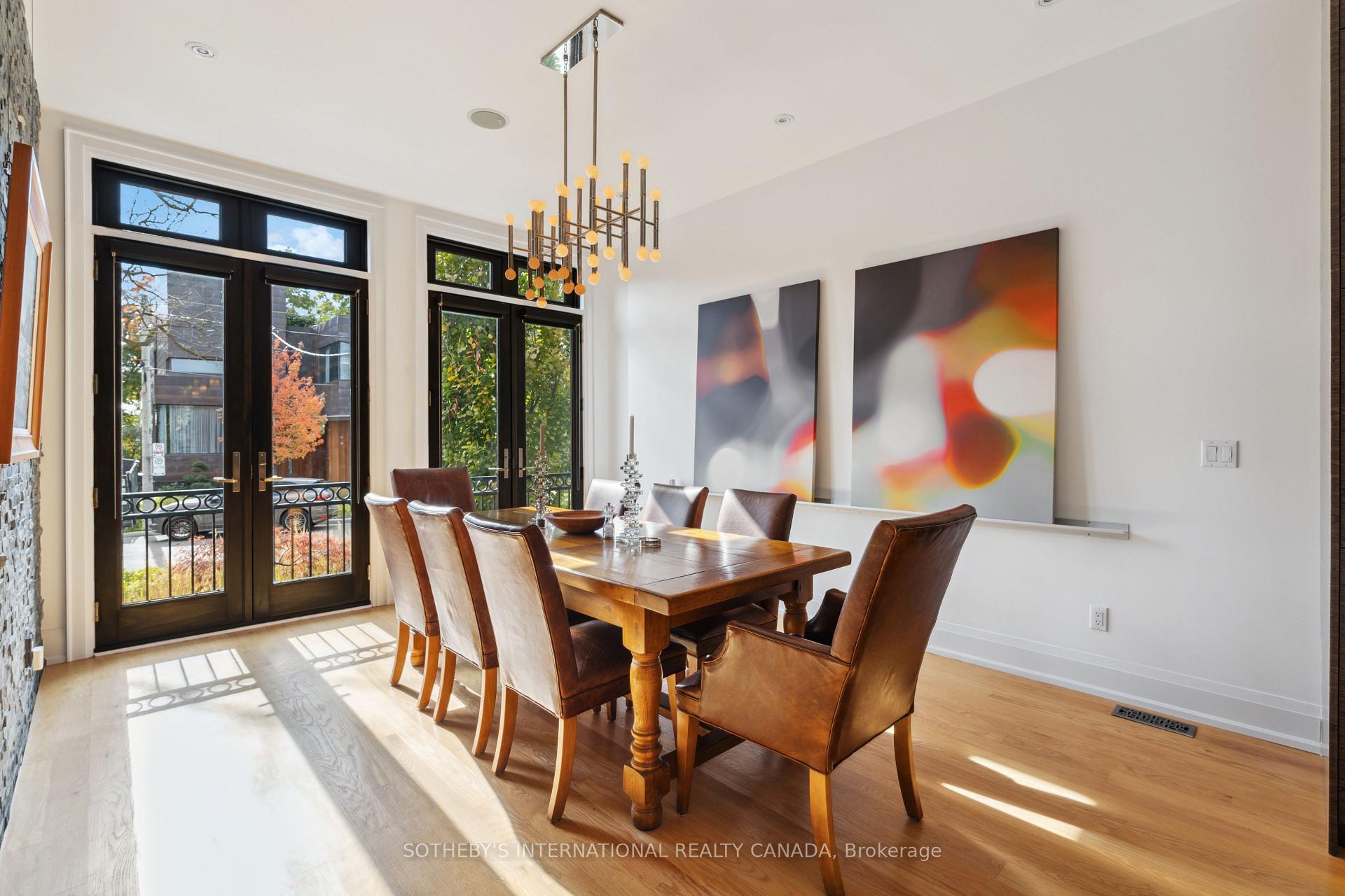 Photo 8 of 5 Lyndhurst Court, Toronto, Casa Loma — HOMEH