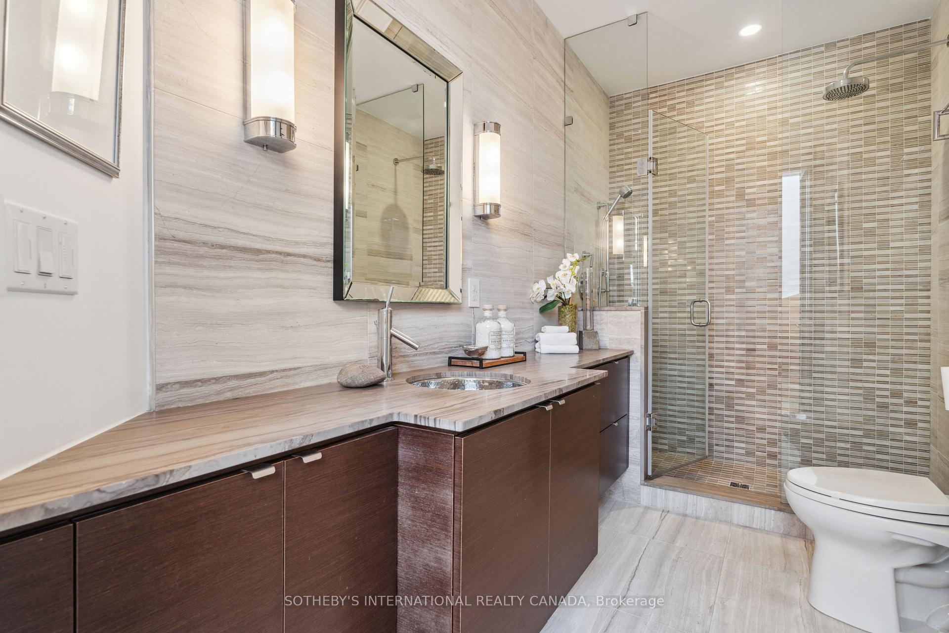 Photo 24 of 5 Lyndhurst Court, Toronto, Casa Loma — HOMEH