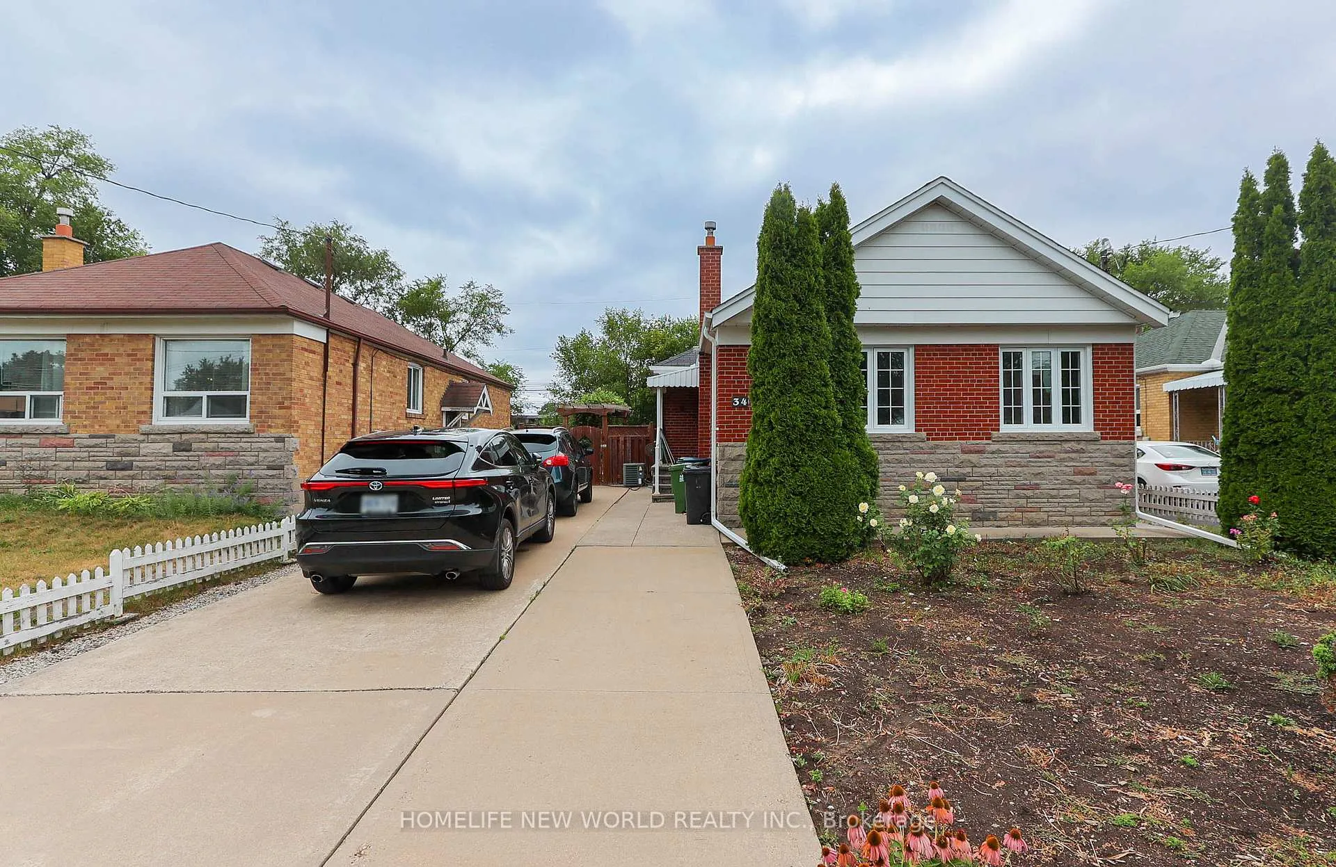 Front of 34 Greylawn Crescent