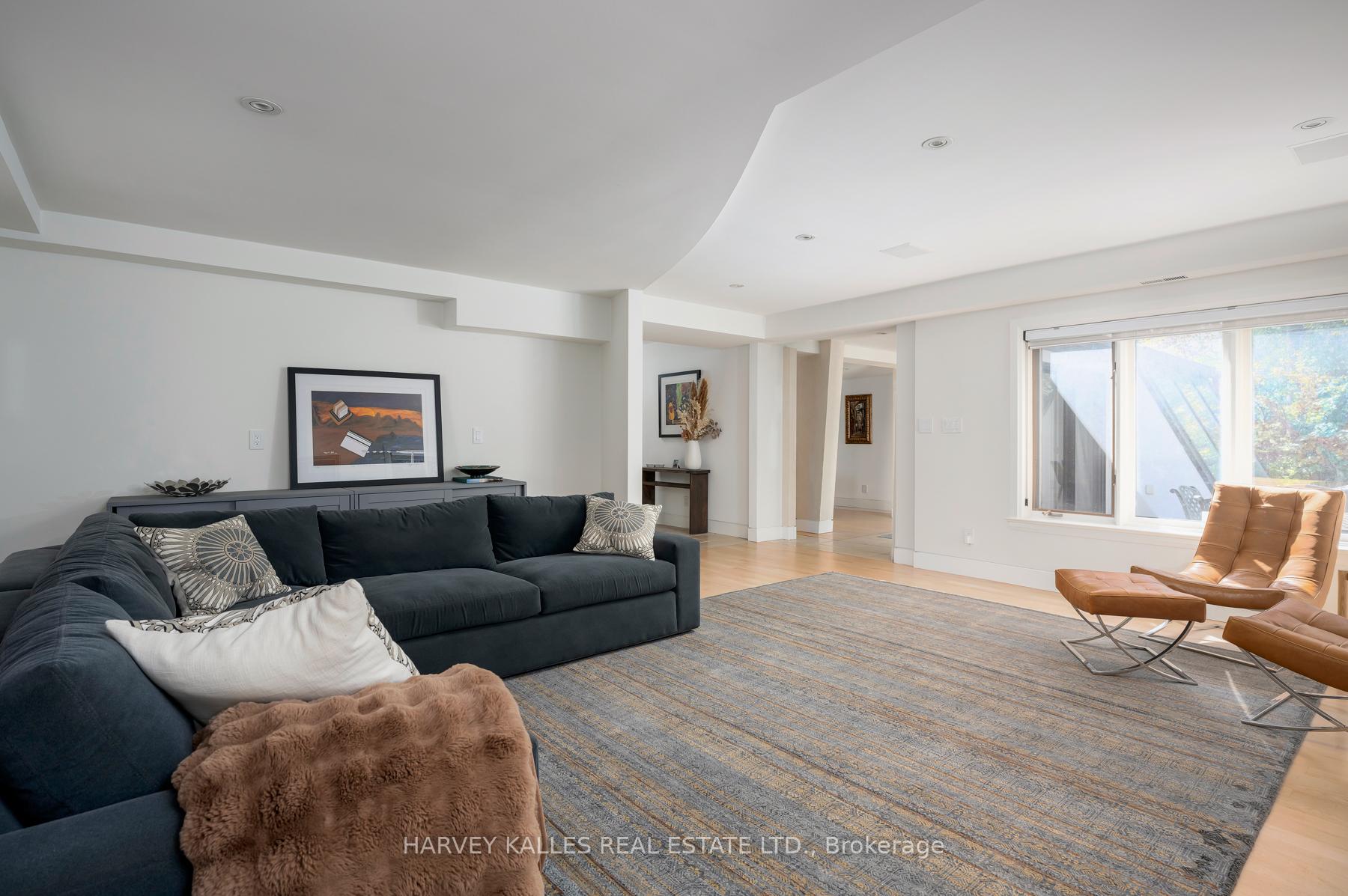 Photo 10 of 16 Coldstream Avenue, Toronto, Lawrence Park South — HOMEH