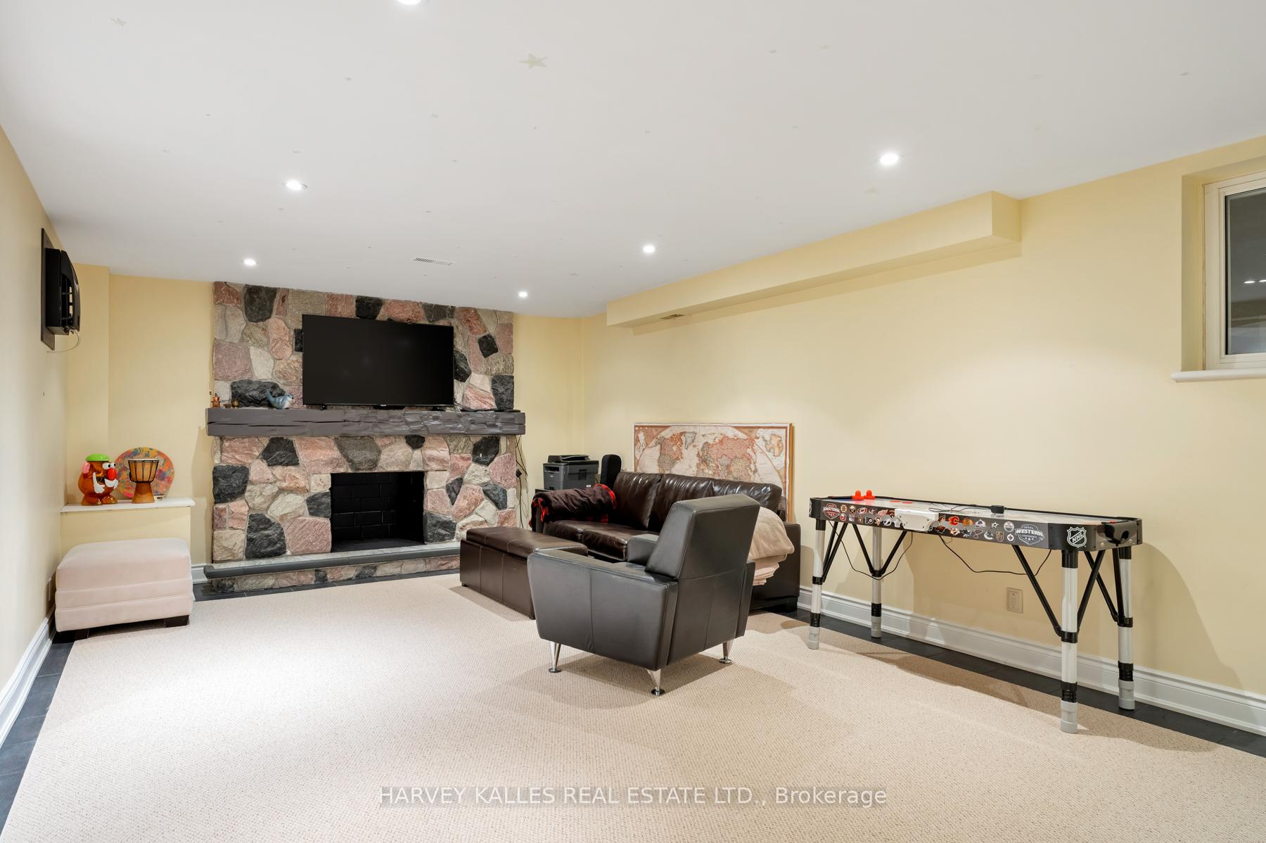 Photo 35 of 16 Coldstream Avenue, Toronto, Lawrence Park South — HOMEH