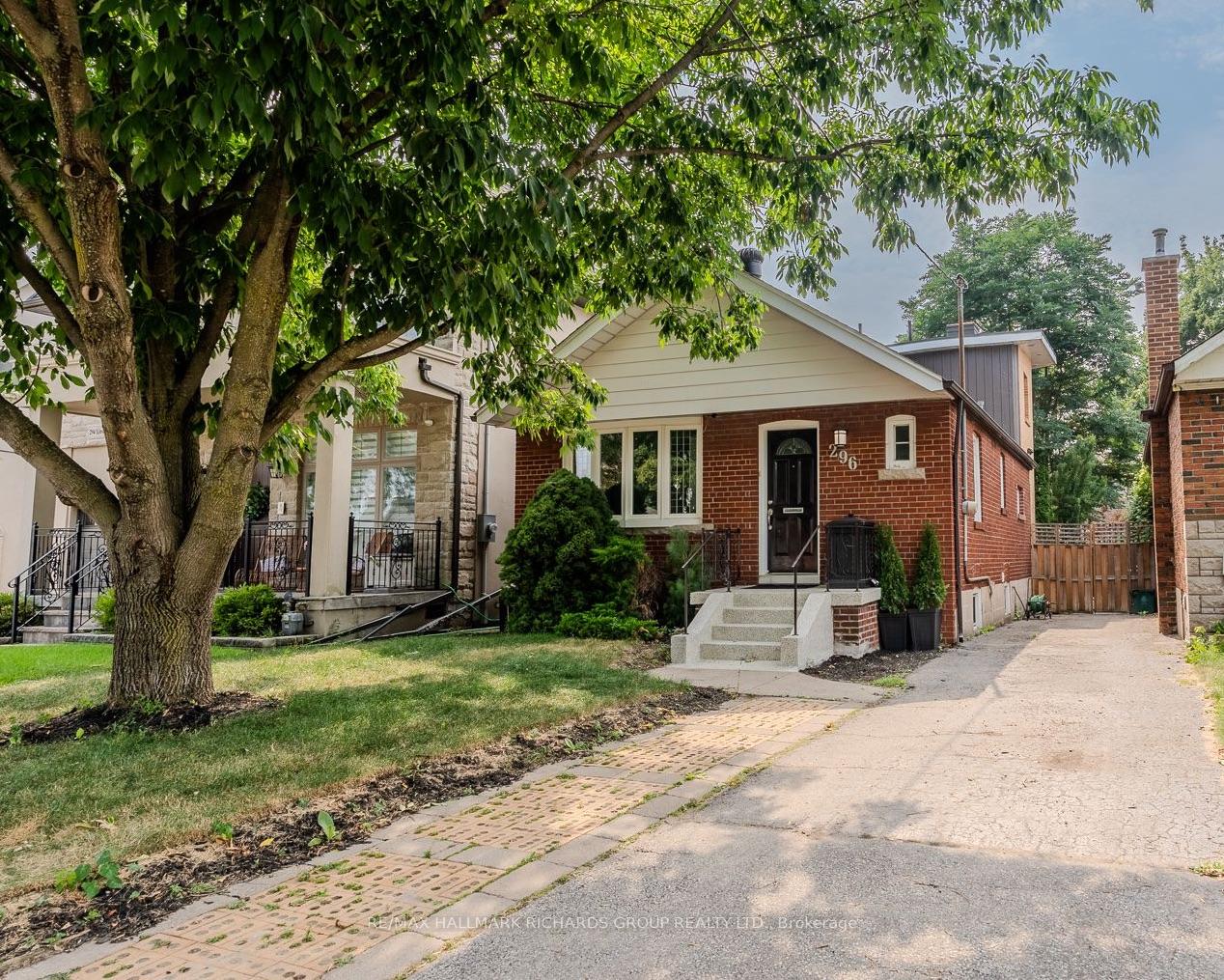 Photo 1 of 296 Linsmore Crescent, Toronto, East York — HOMEH
