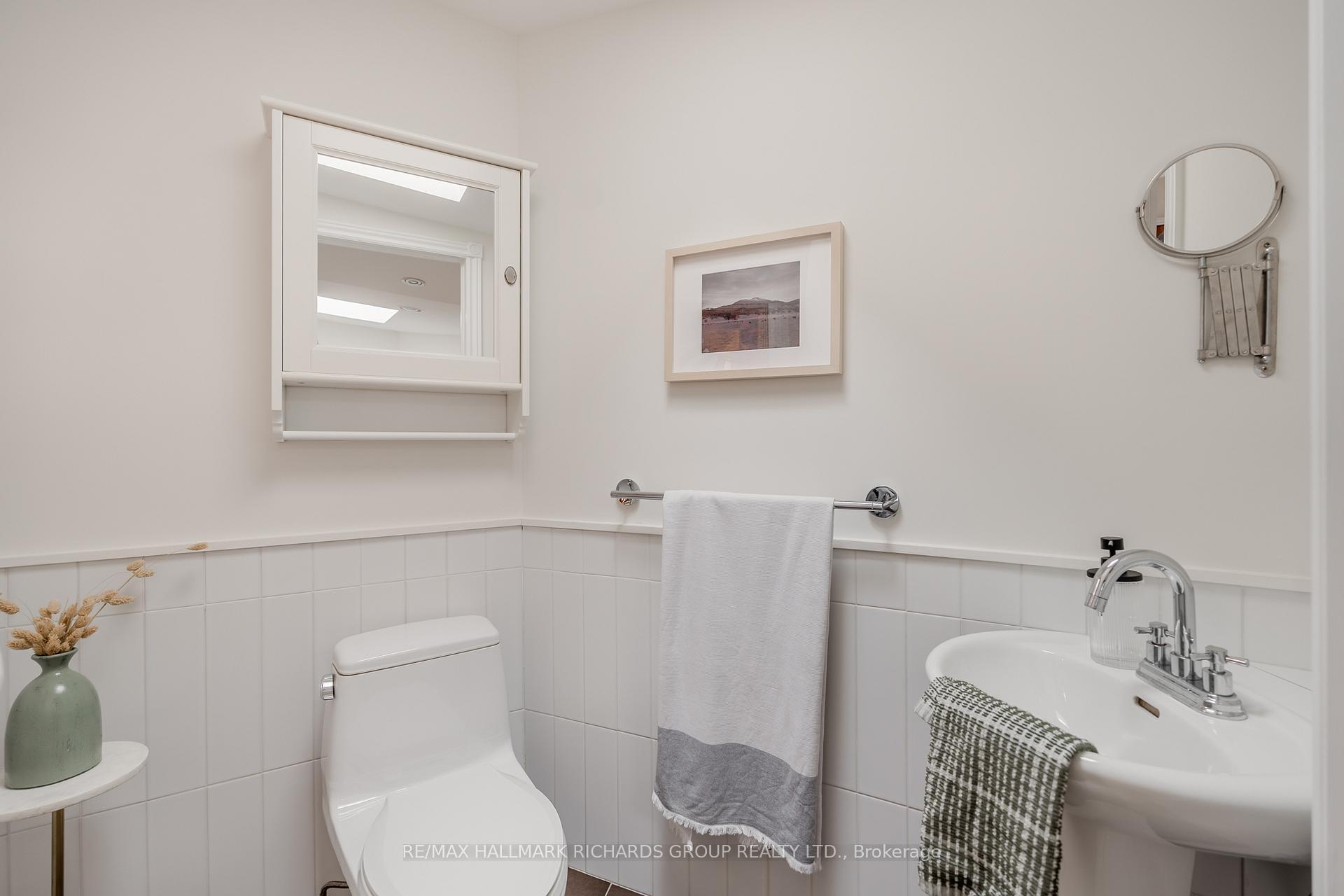 Photo 13 of 296 Linsmore Crescent, Toronto, East York — HOMEH