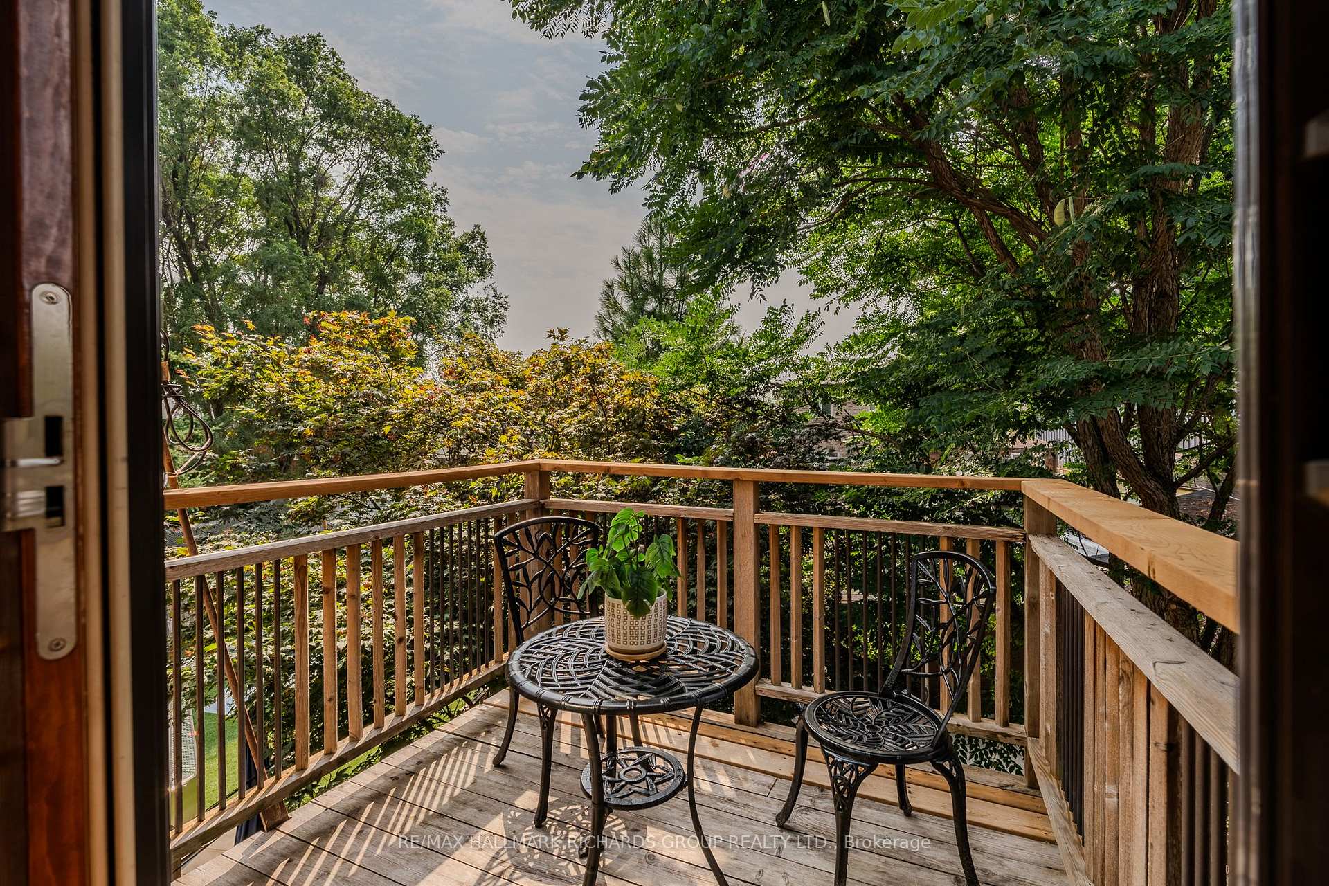 Photo 14 of 296 Linsmore Crescent, Toronto, East York — HOMEH