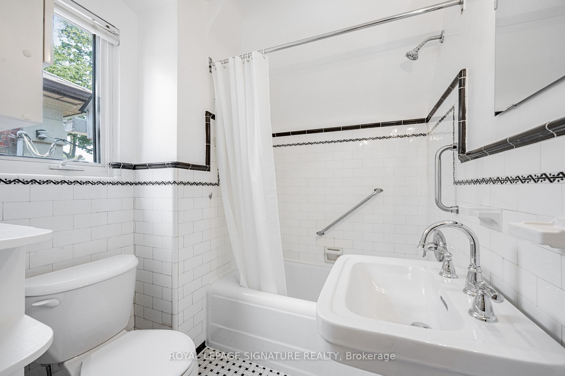 Photo 23 of 497 Castlefield Avenue, Toronto, Forest Hill North — HOMEH