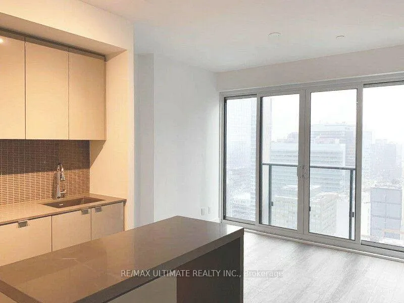 Front of Unit 4913, 7 Grenville Street