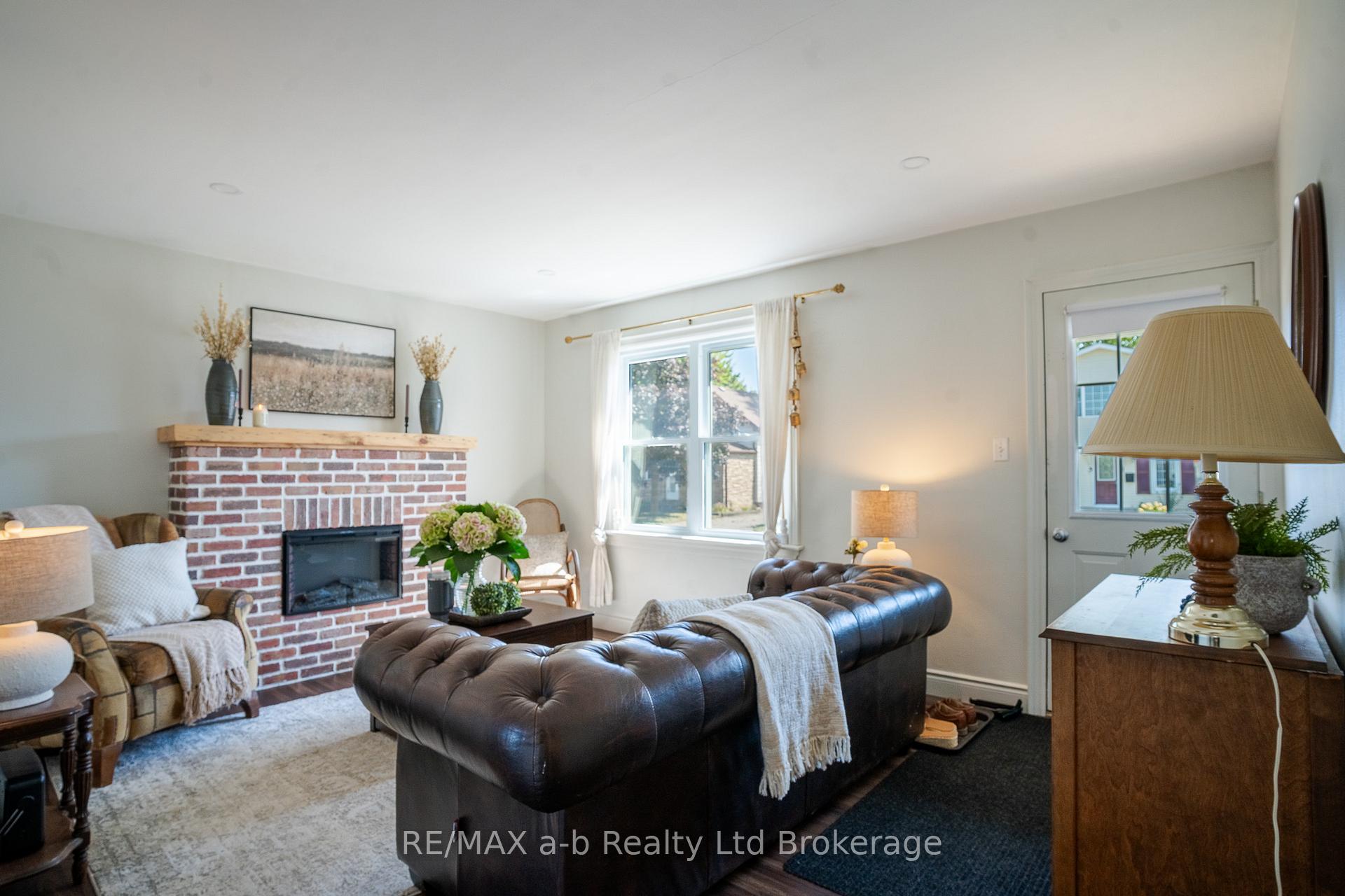 Photo 10 of 6 Rodgers Street, Tillsonburg — HOMEH