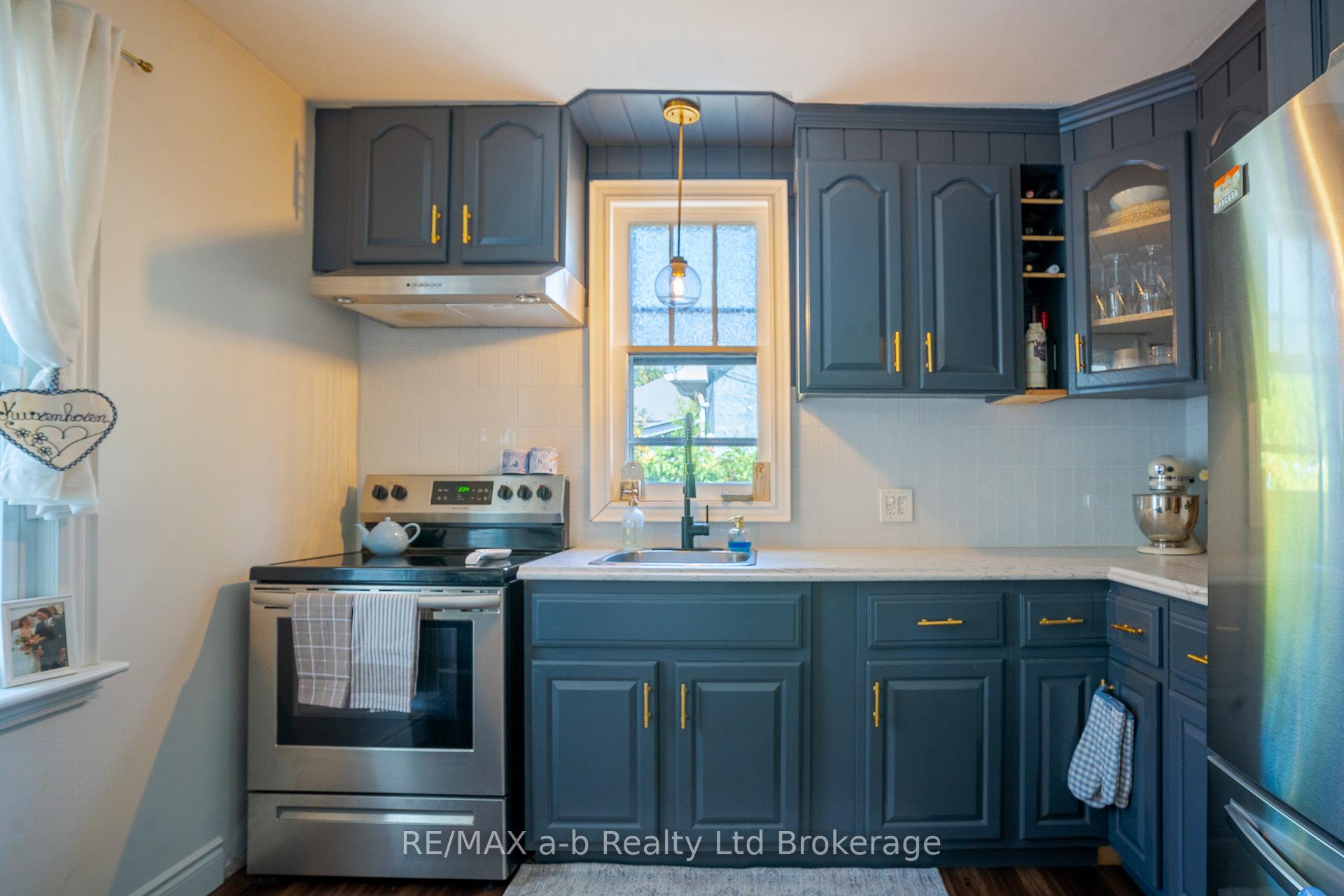 Photo 12 of 6 Rodgers Street, Tillsonburg — HOMEH