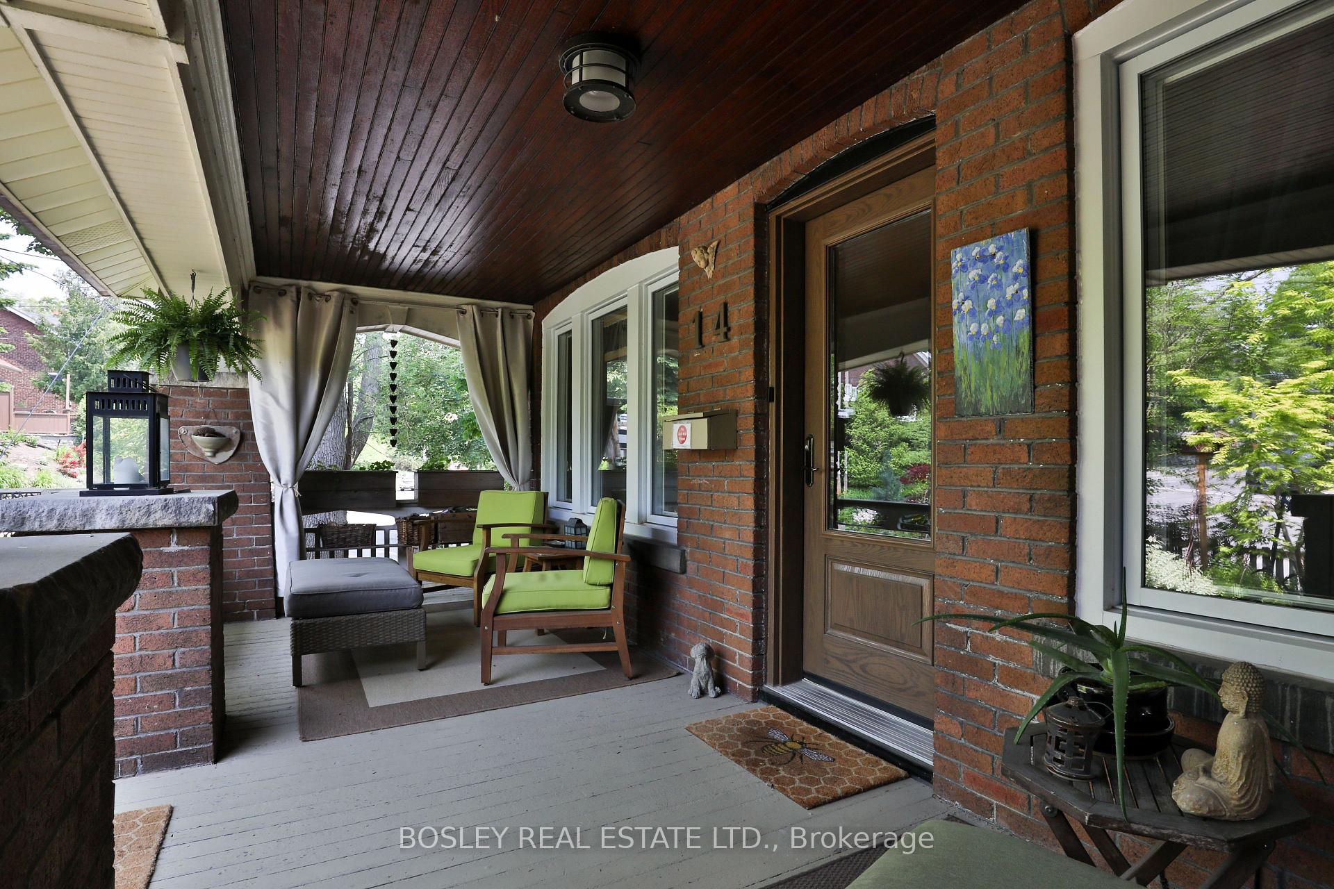 Photo 3 of 14 Beach View Crescent, Toronto, East End-Danforth — HOMEH