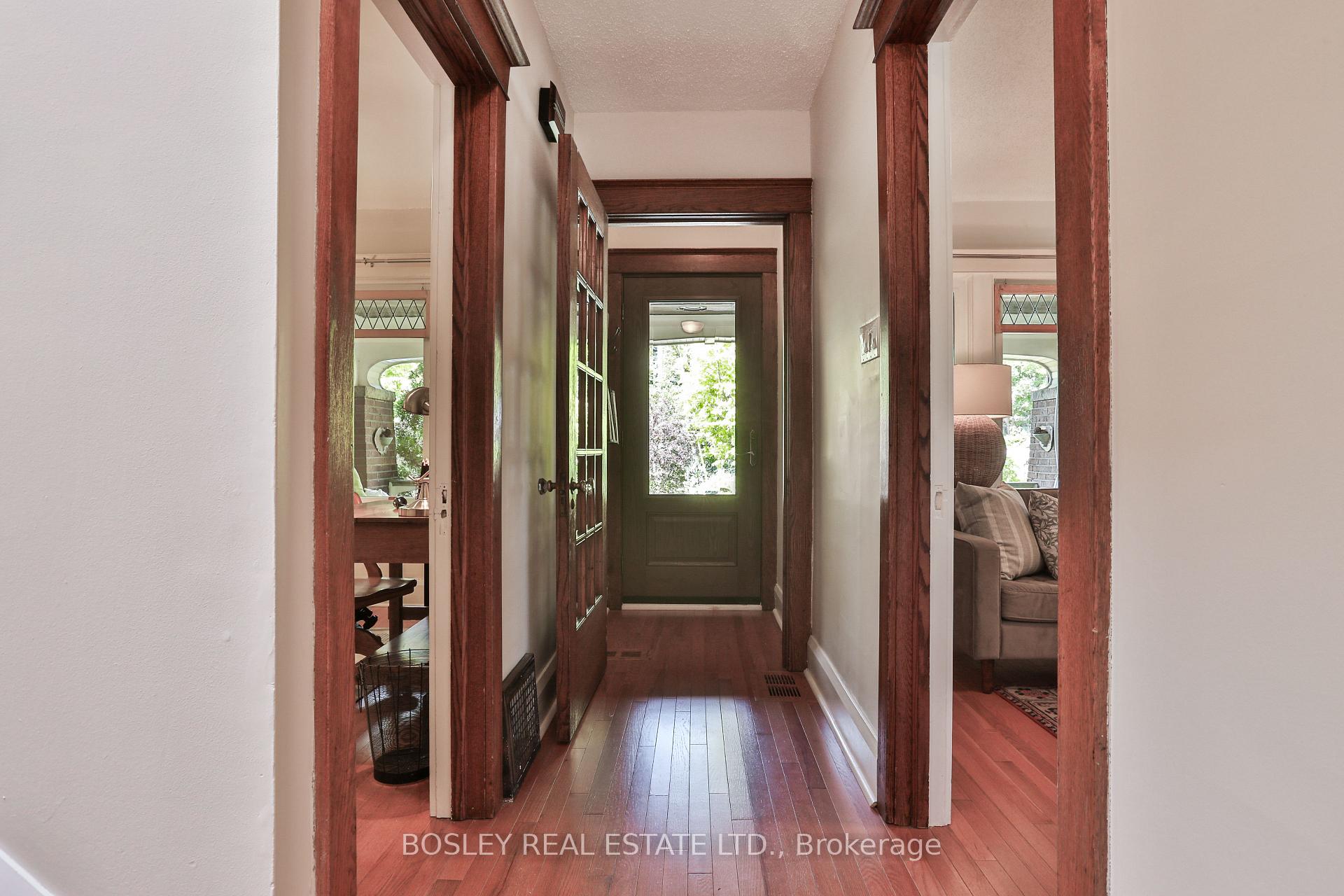 Photo 5 of 14 Beach View Crescent, Toronto, East End-Danforth — HOMEH