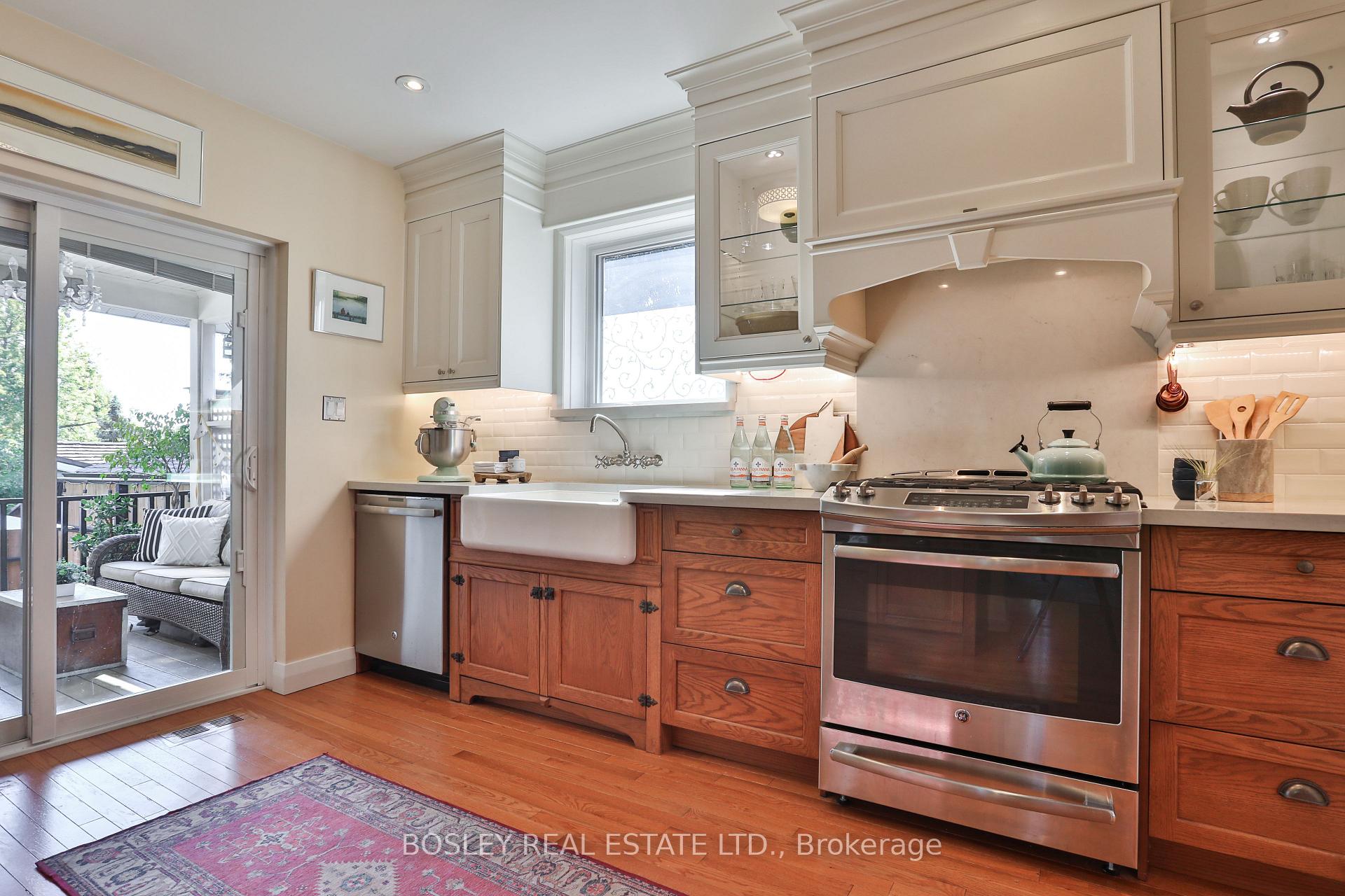 Photo 20 of 14 Beach View Crescent, Toronto, East End-Danforth — HOMEH