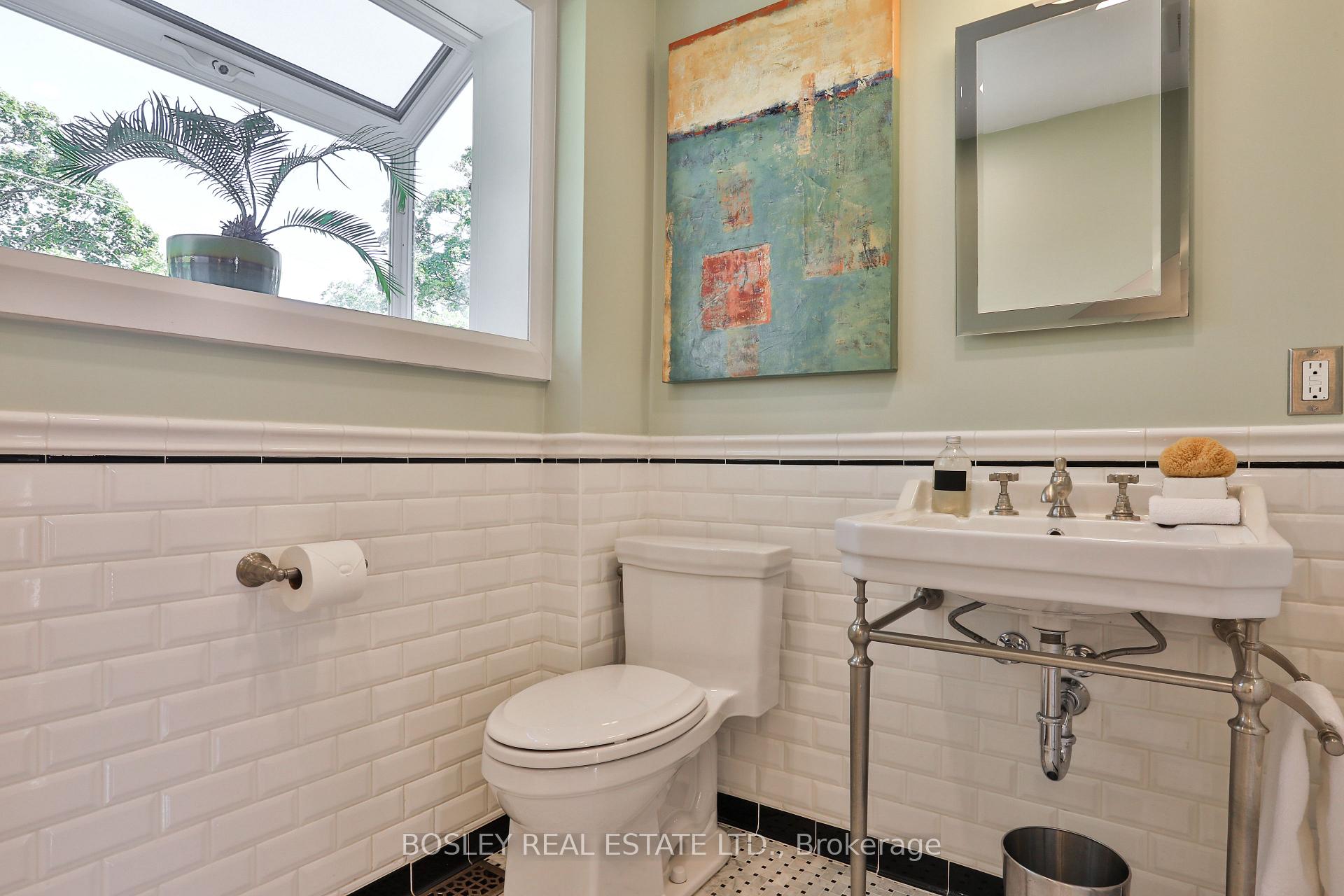 Photo 30 of 14 Beach View Crescent, Toronto, East End-Danforth — HOMEH
