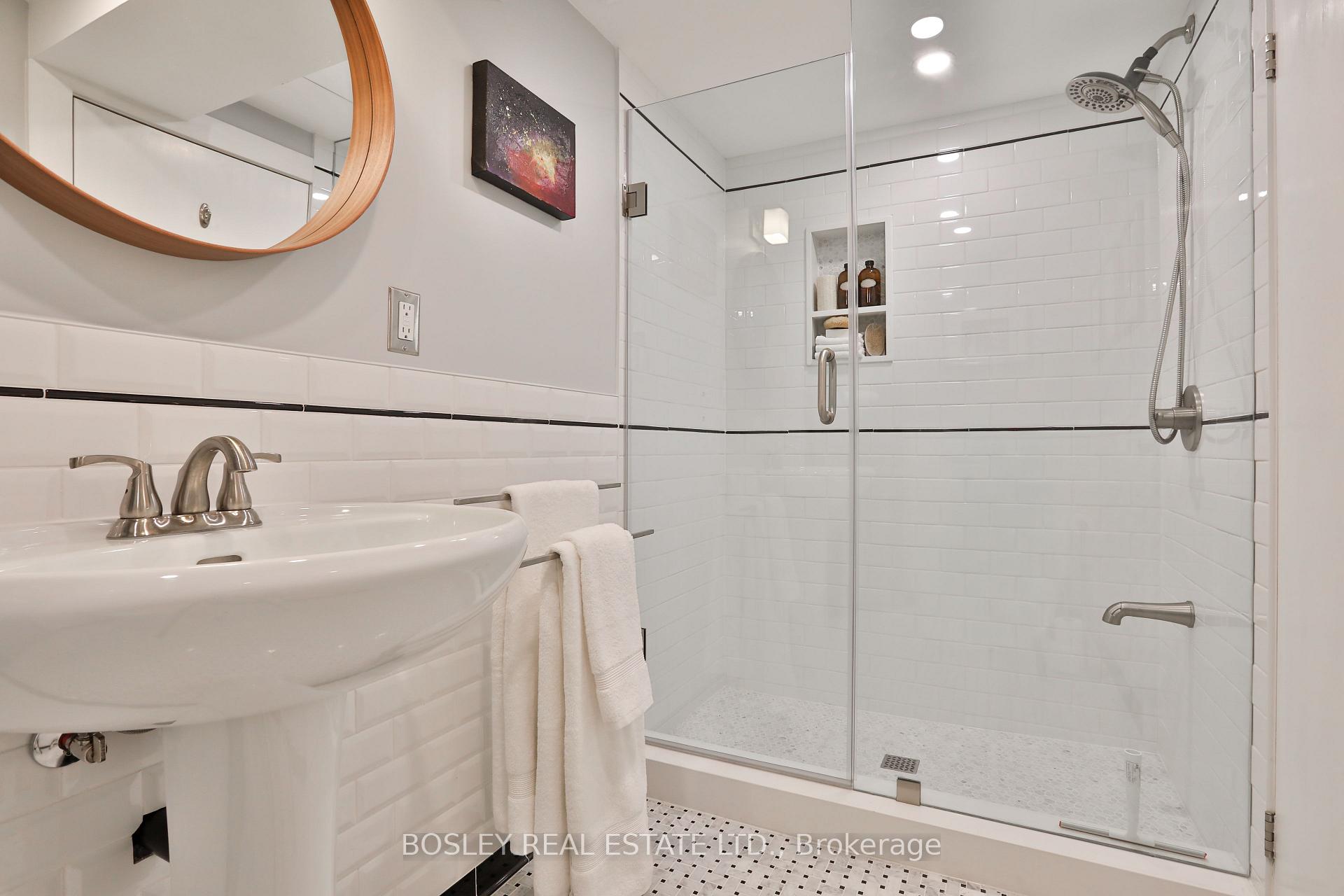 Photo 39 of 14 Beach View Crescent, Toronto, East End-Danforth — HOMEH