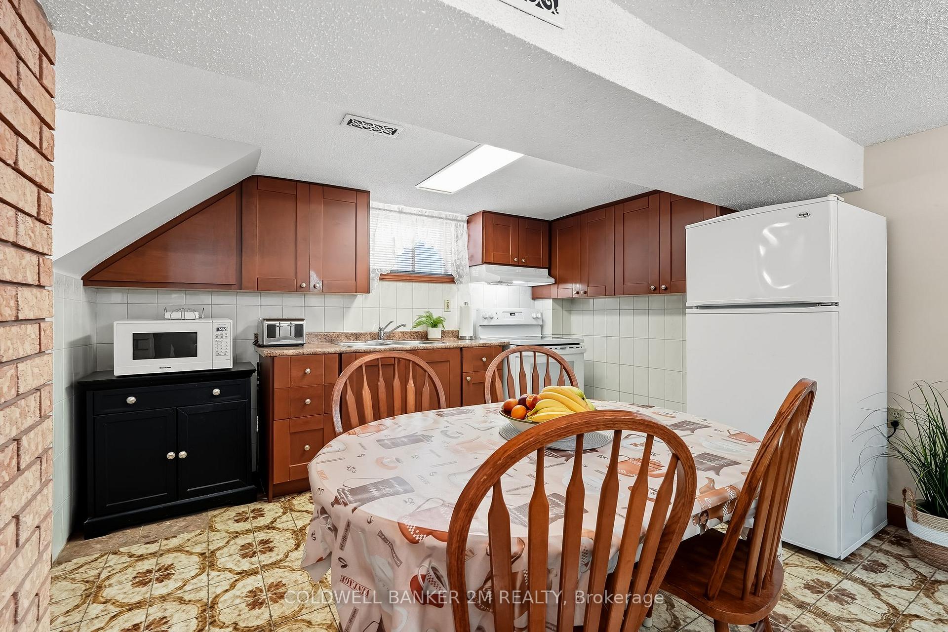 Photo 19 of 20 Coates Avenue, Toronto, Oakwood Village — HOMEH