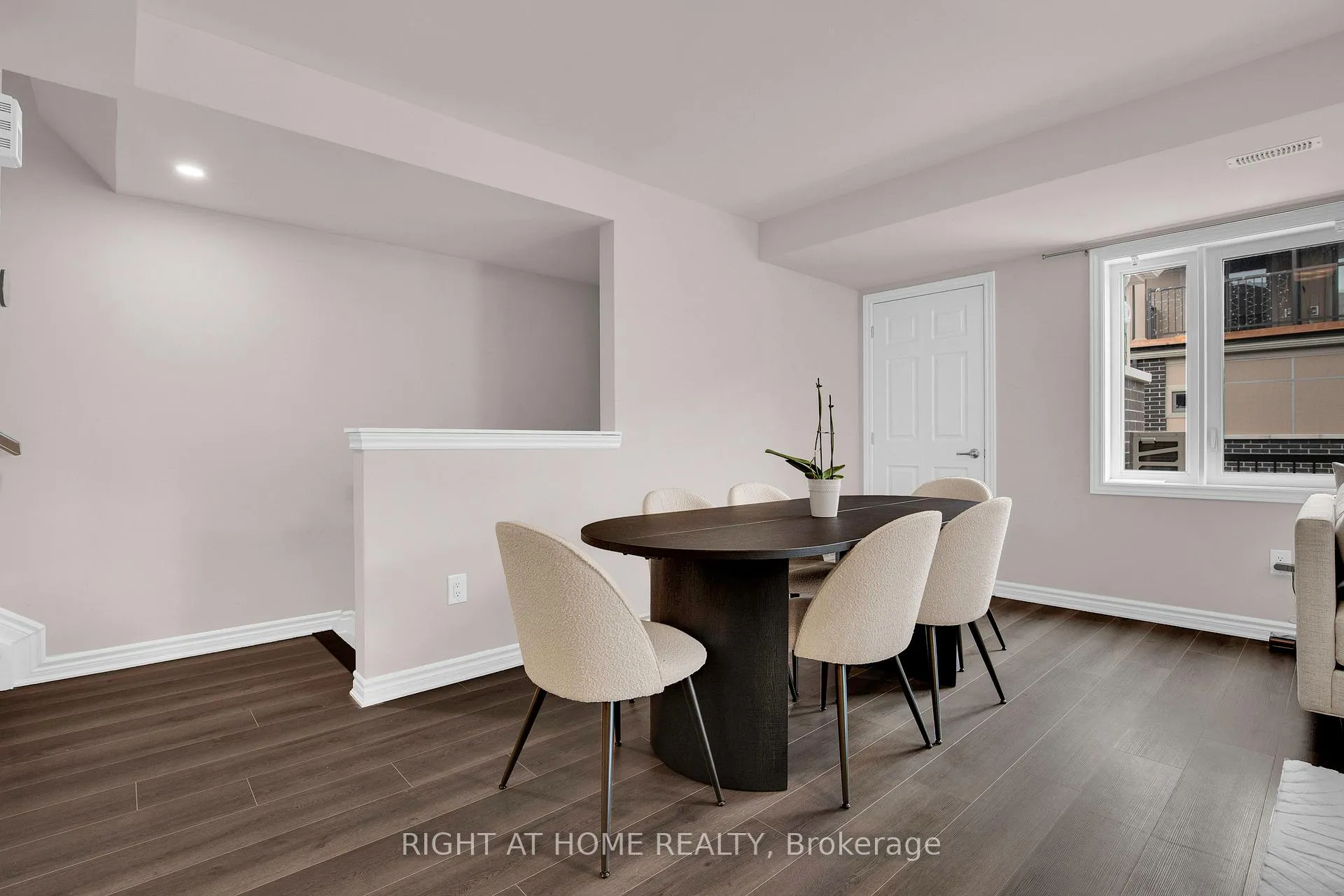 Photo 7 of 127 Anthracite Private, Ottawa, Barrhaven - Heritage Park — HOMEH