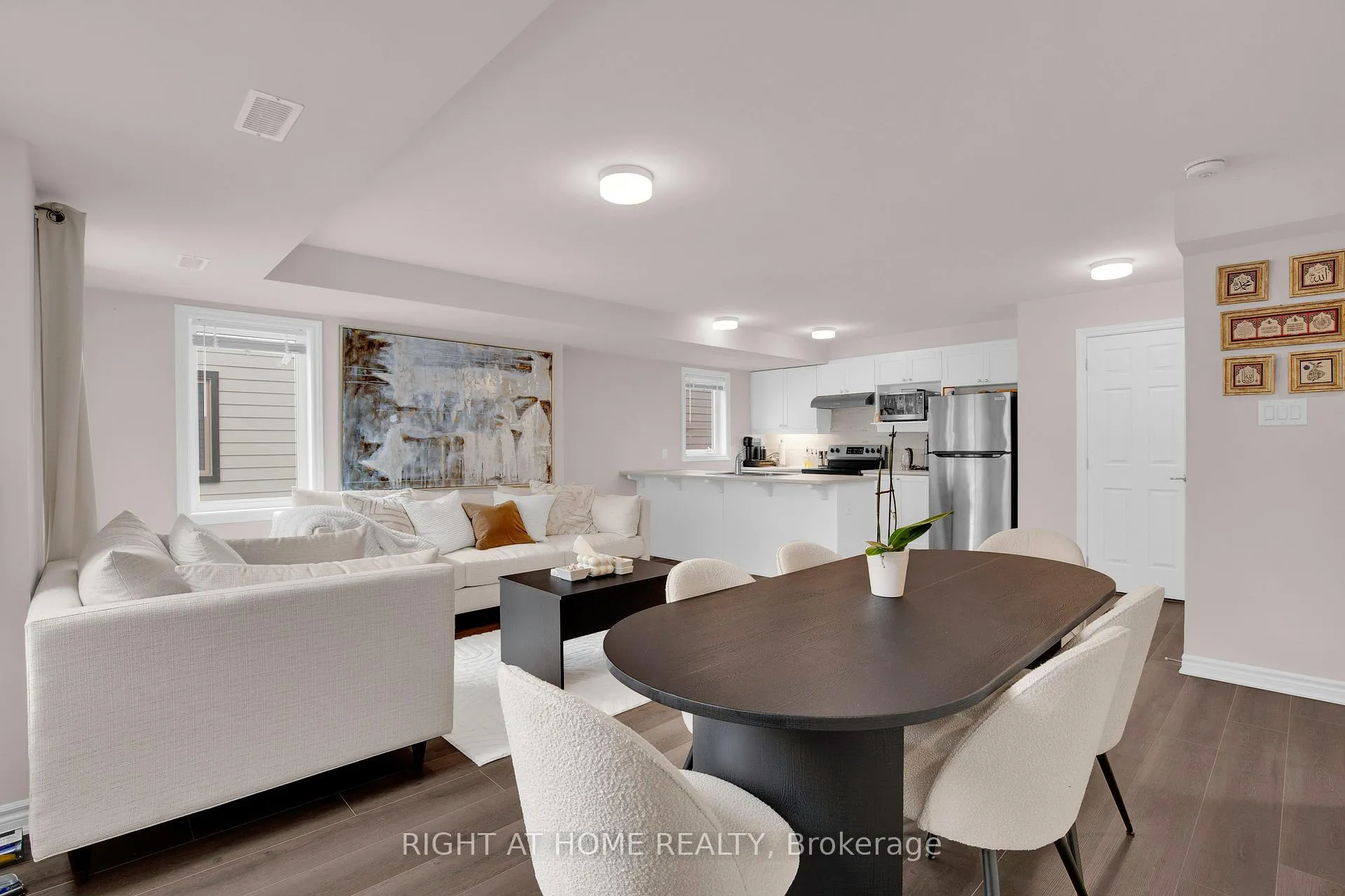 Photo 10 of 127 Anthracite Private, Ottawa, Barrhaven - Heritage Park — HOMEH