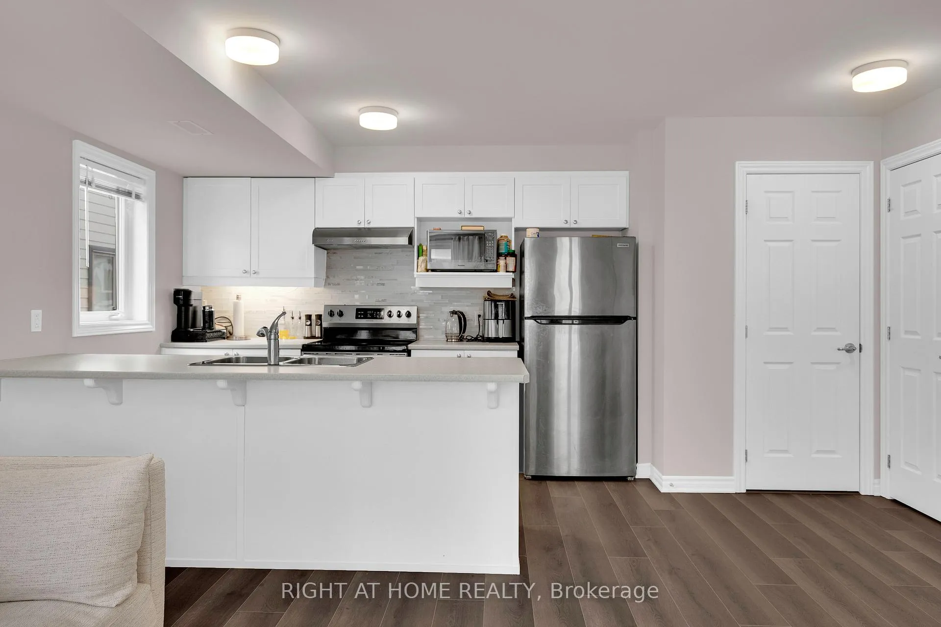 Photo 11 of 127 Anthracite Private, Ottawa, Barrhaven - Heritage Park — HOMEH