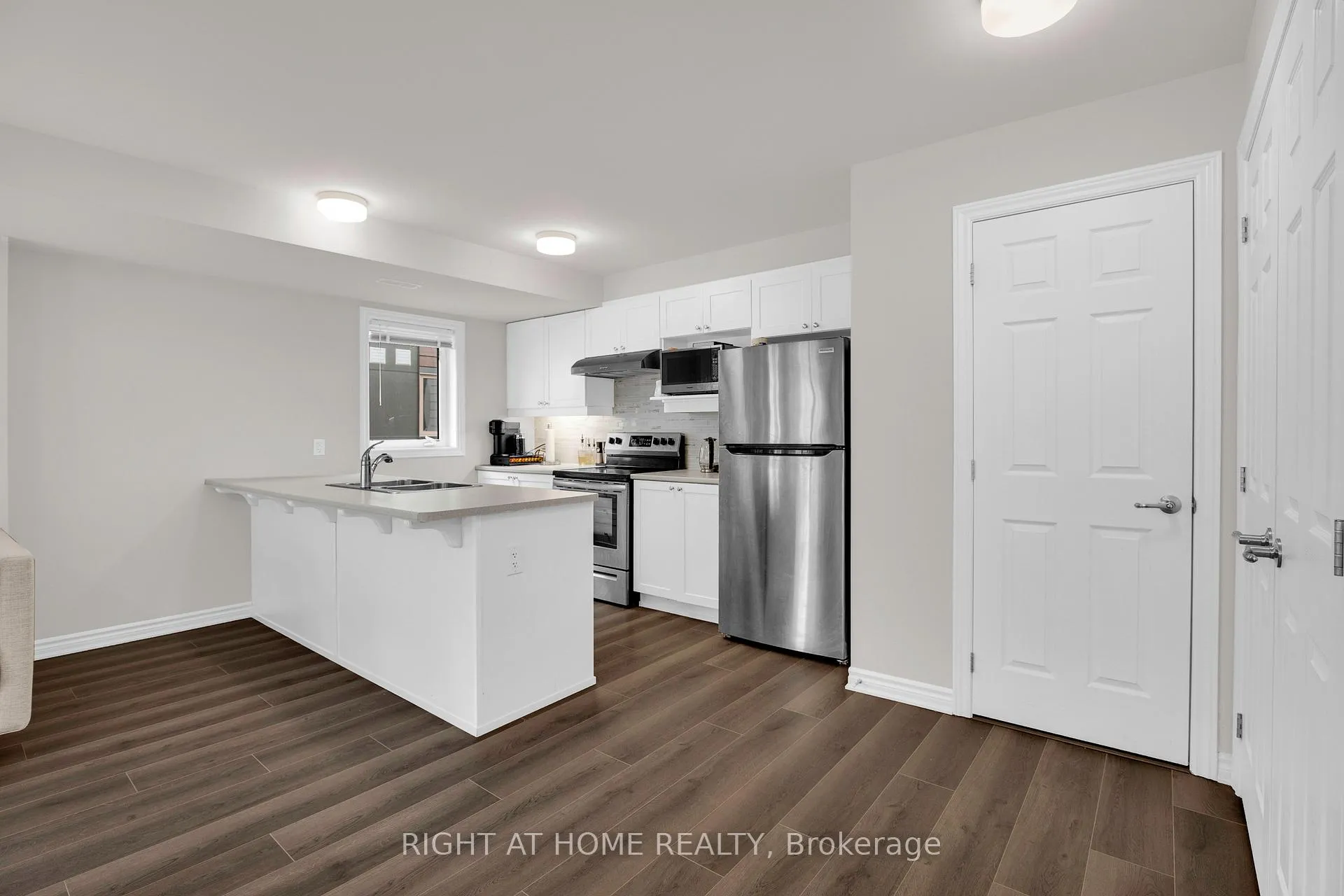 Photo 12 of 127 Anthracite Private, Ottawa, Barrhaven - Heritage Park — HOMEH