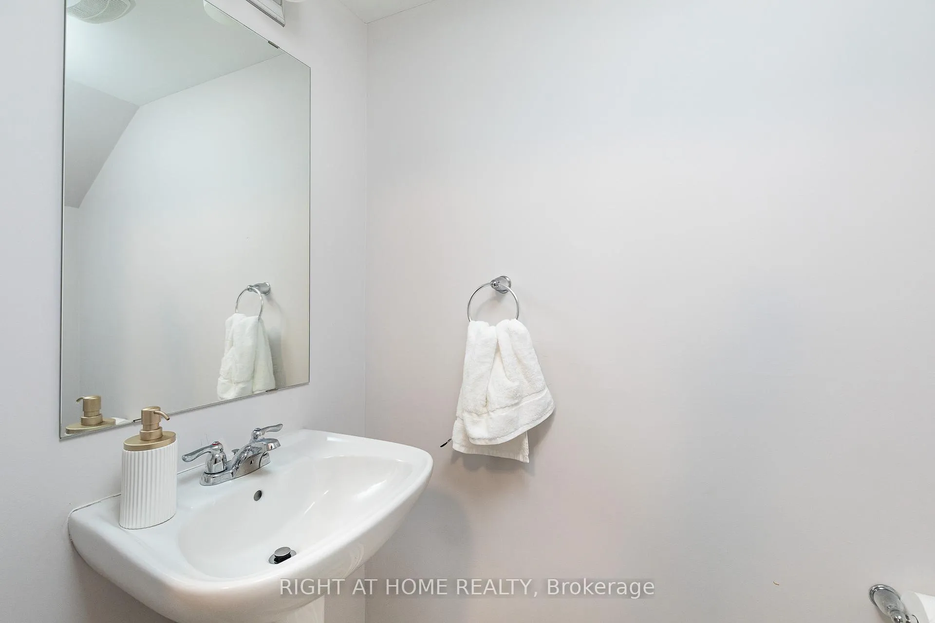 Photo 21 of 127 Anthracite Private, Ottawa, Barrhaven - Heritage Park — HOMEH