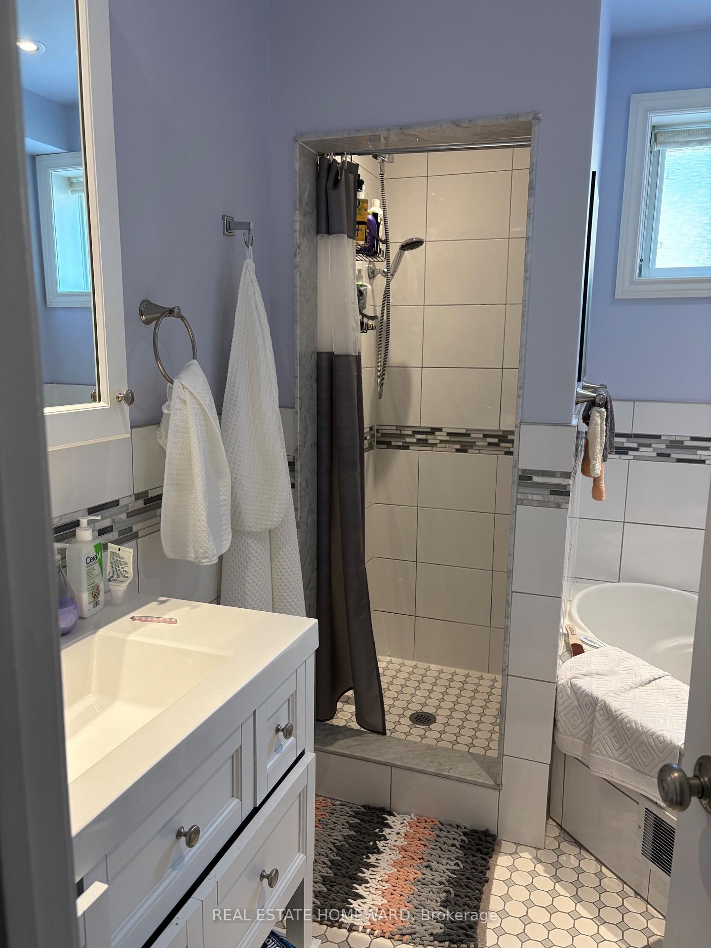 Photo 2 of Unit Main, 42 Hammersmith Avenue, Toronto, The Beaches — HOMEH