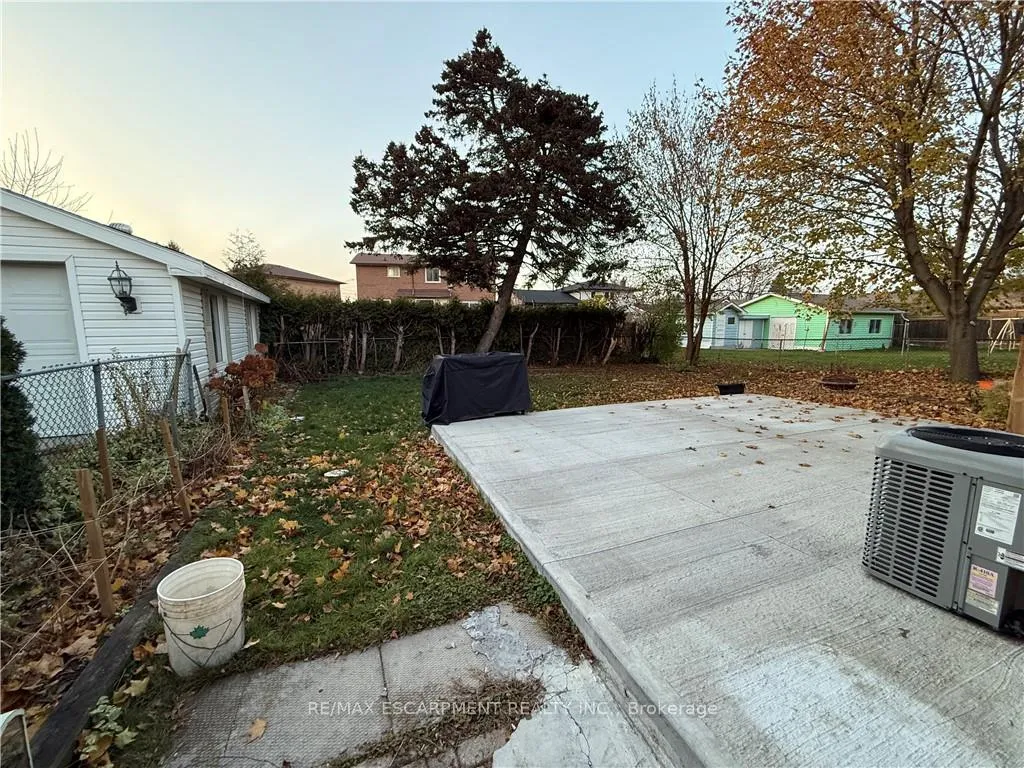 Photo 4 of Unit 2, 115 Green Road, Hamilton, Stoney Creek — HOMEH