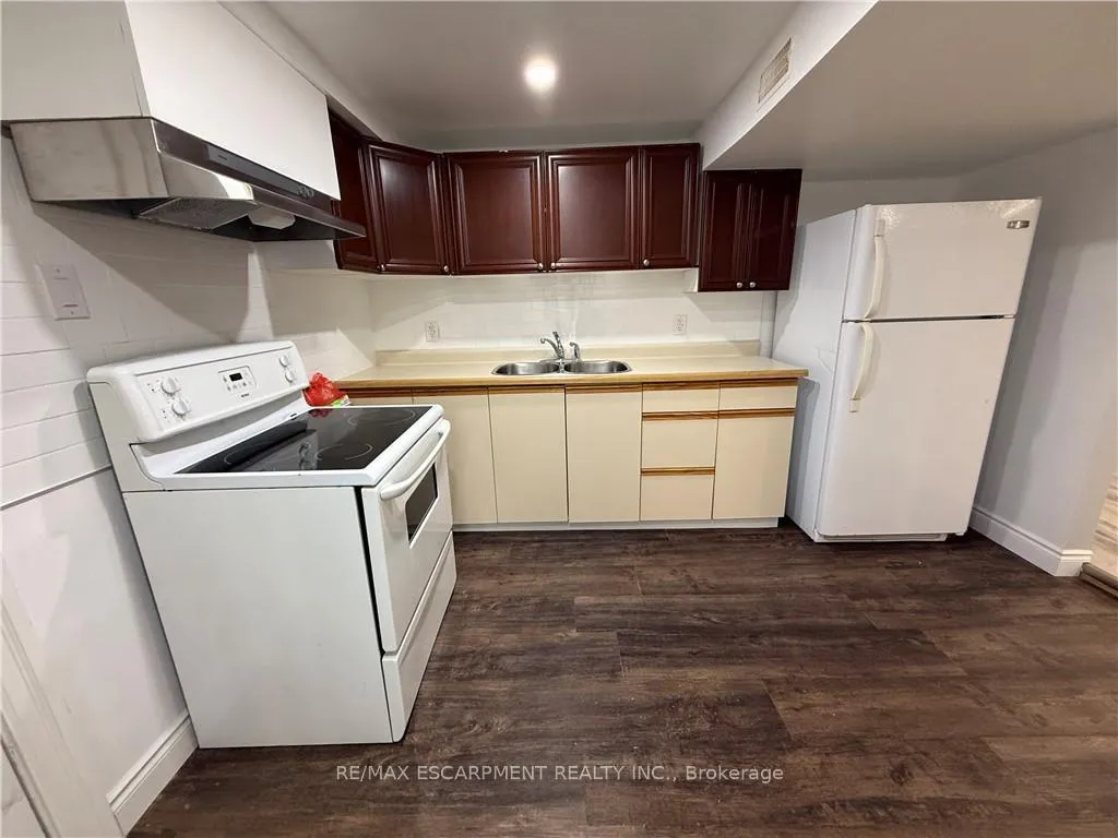 Photo 7 of Unit 2, 115 Green Road, Hamilton, Stoney Creek — HOMEH