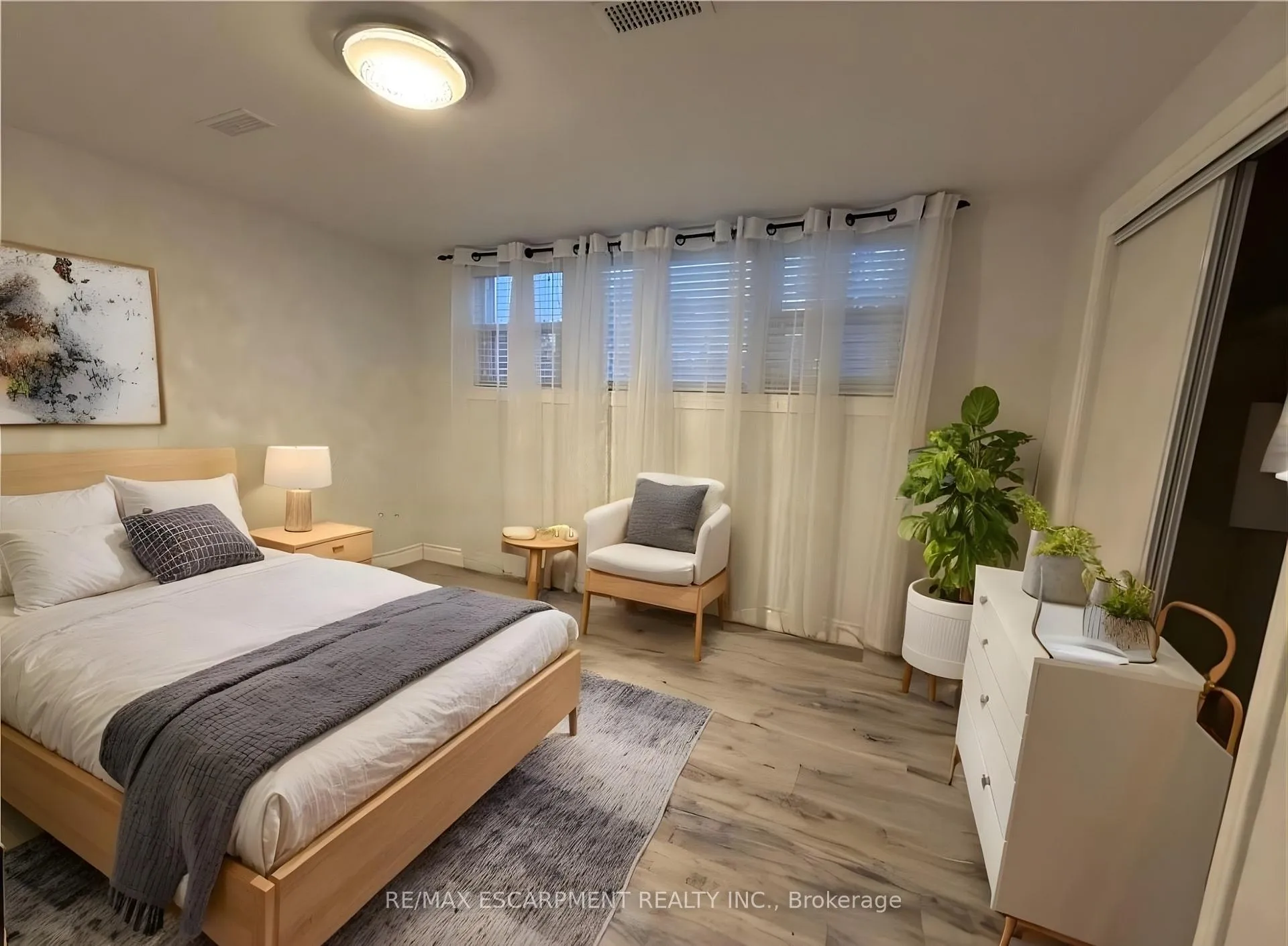 Photo 10 of Unit 2, 115 Green Road, Hamilton, Stoney Creek — HOMEH