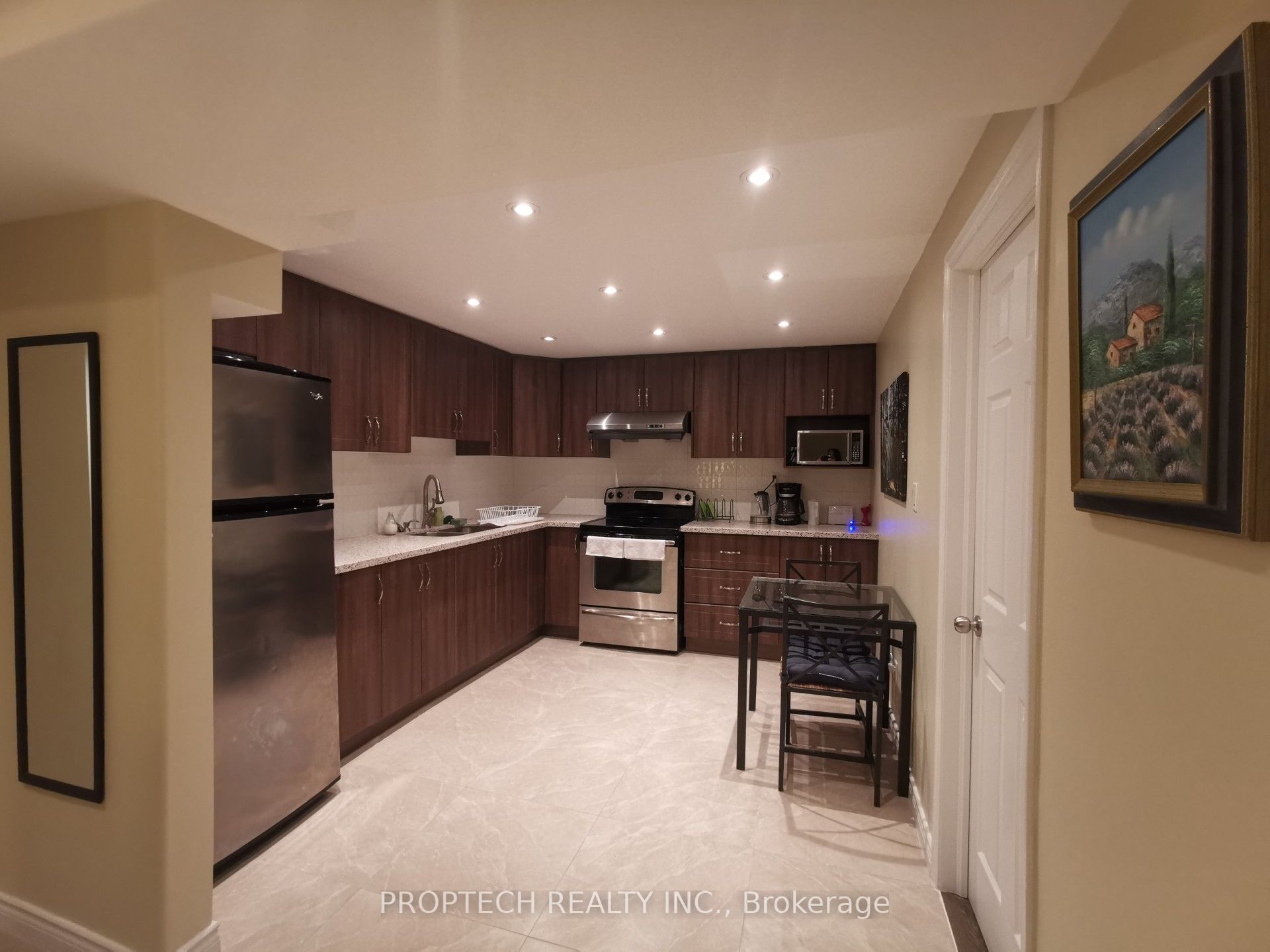 Front of Unit Lower, 85 Sloane Avenue