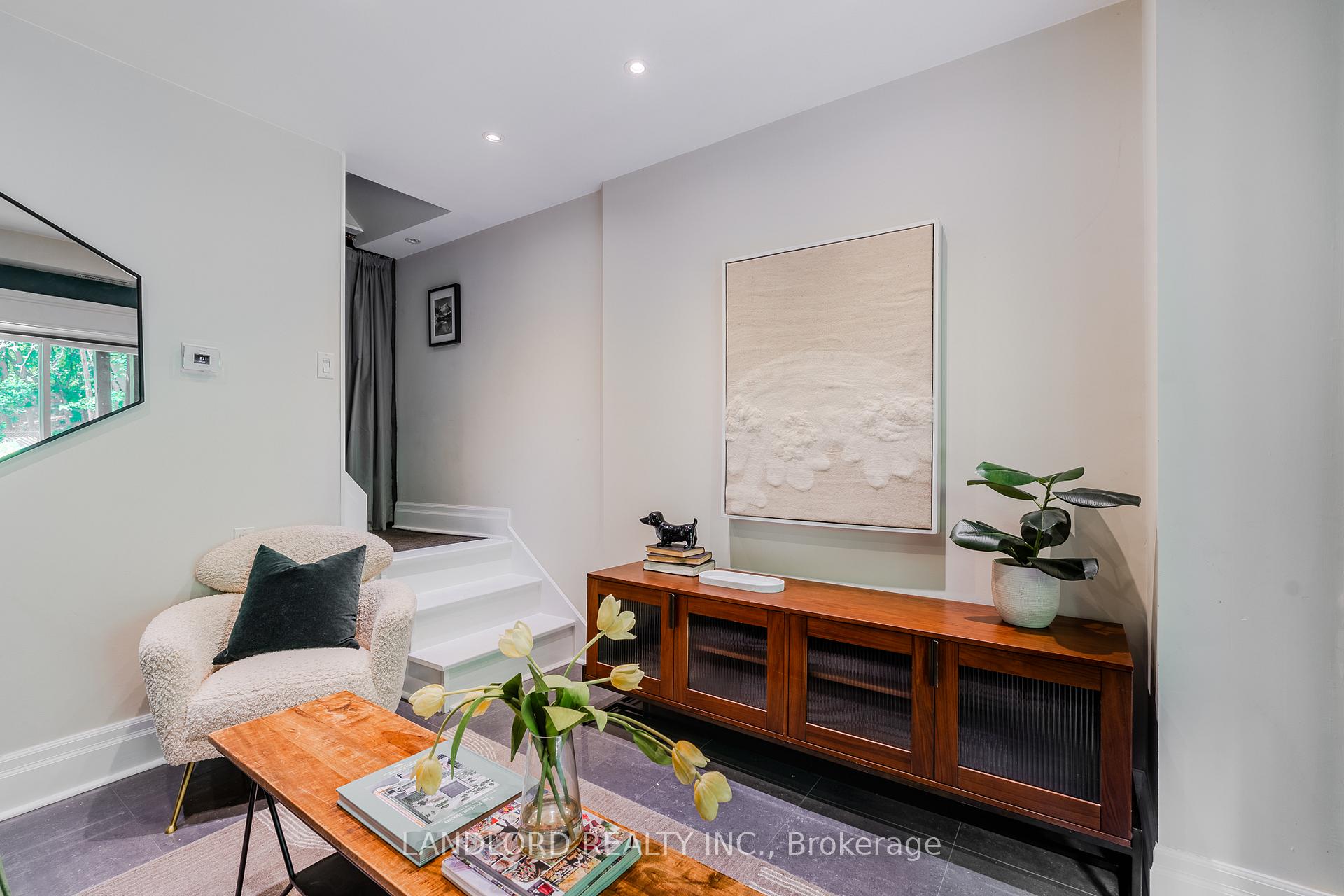 Photo 11 of 155 Golfview Avenue, Toronto, East End-Danforth — HOMEH