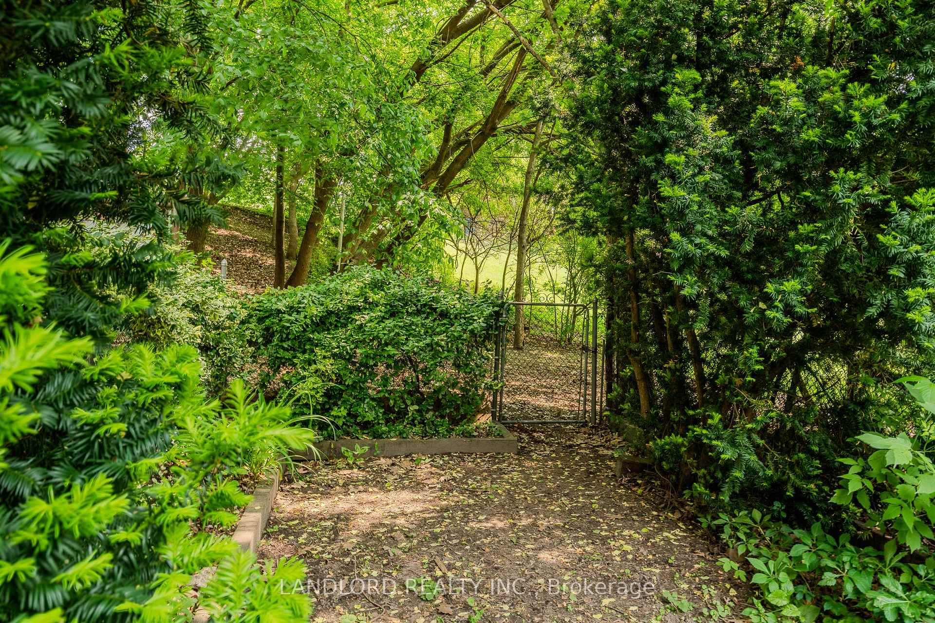 Photo 18 of 155 Golfview Avenue, Toronto, East End-Danforth — HOMEH