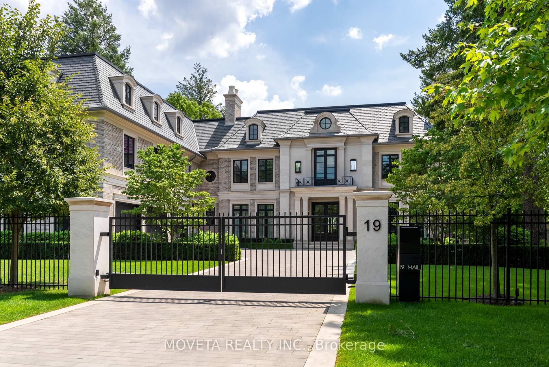 Front of 19 Country Lane
