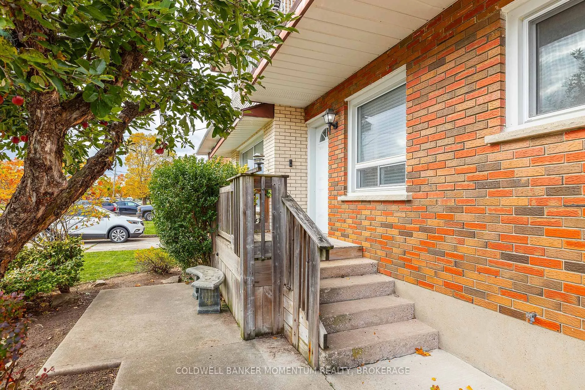 Photo 3 of 110 Sullivan Avenue, Thorold, Thorold Downtown — HOMEH
