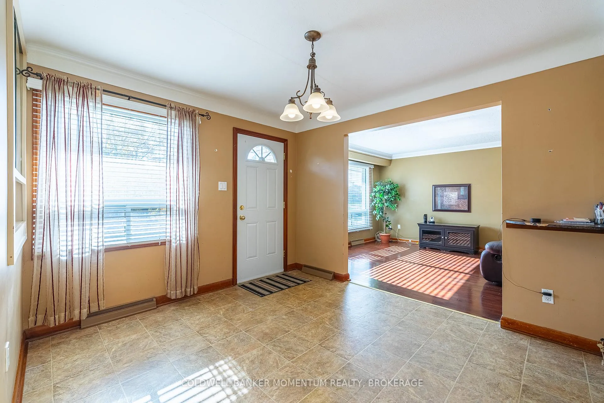 Photo 4 of 110 Sullivan Avenue, Thorold, Thorold Downtown — HOMEH