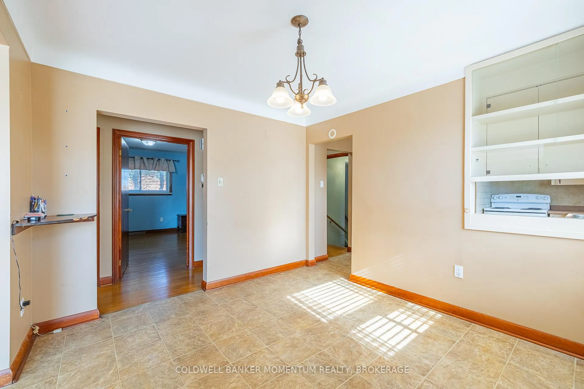 Photo 5 of 110 Sullivan Avenue, Thorold, Thorold Downtown — HOMEH