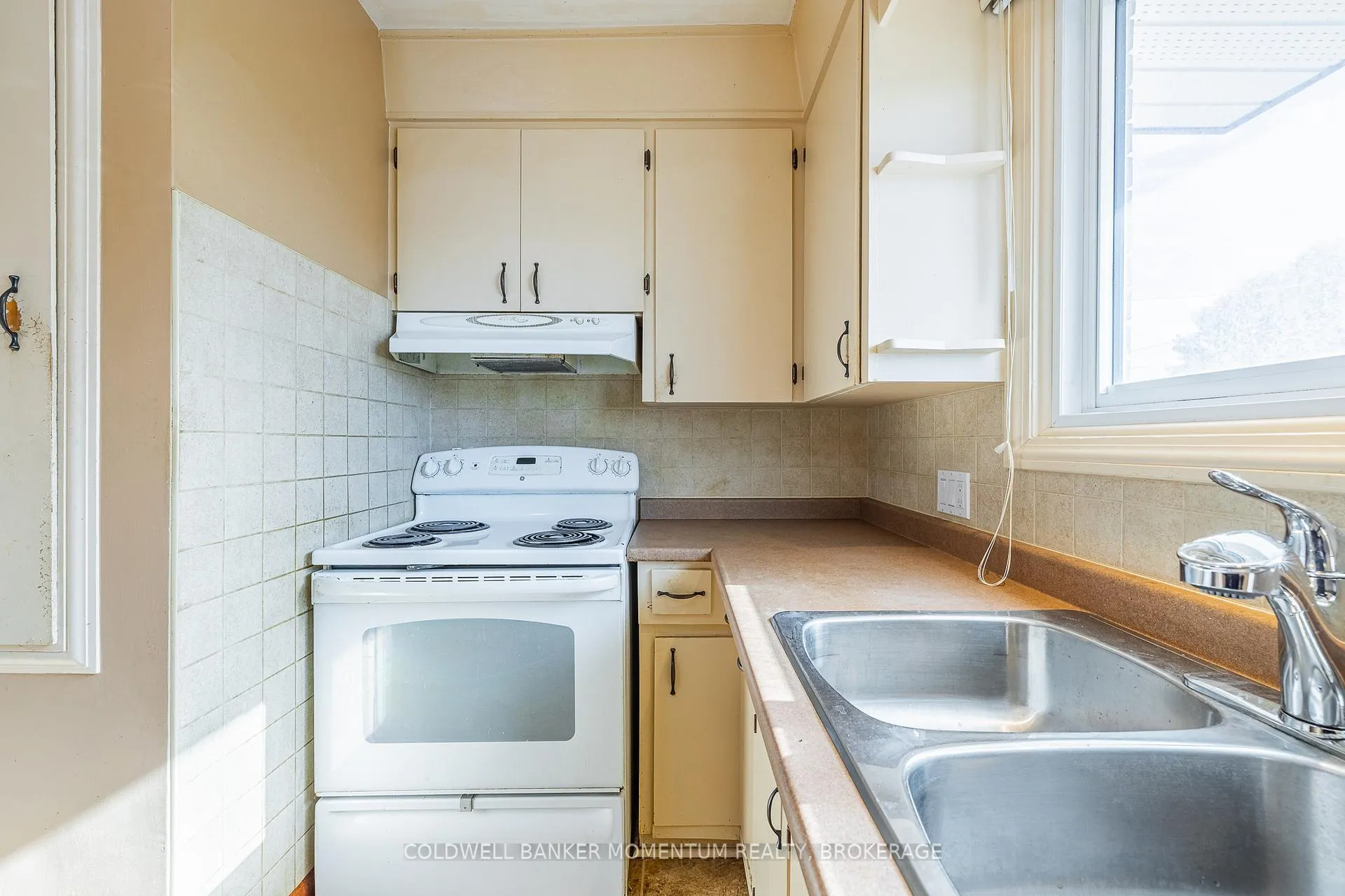 Photo 11 of 110 Sullivan Avenue, Thorold, Thorold Downtown — HOMEH