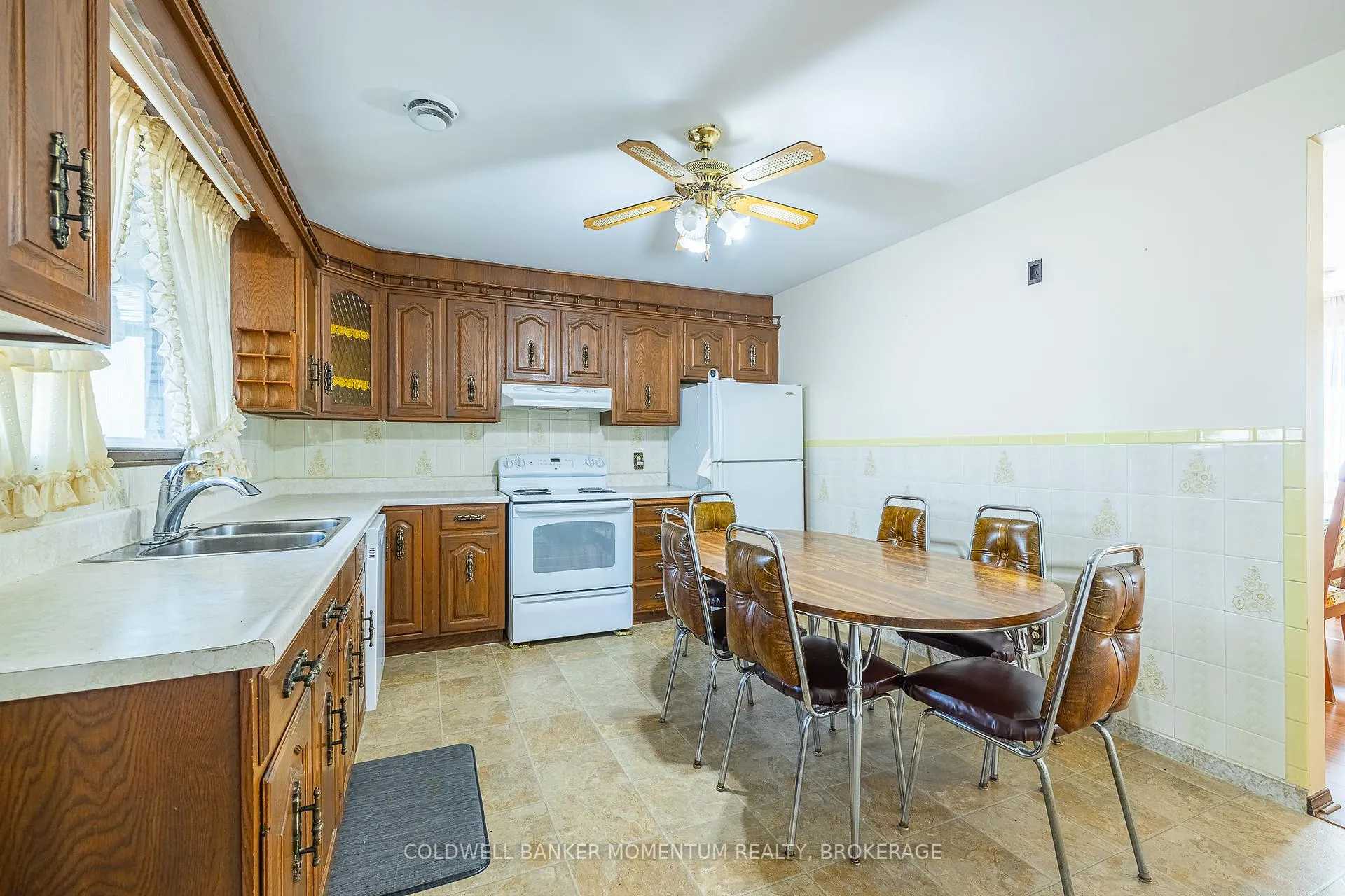 Photo 17 of 110 Sullivan Avenue, Thorold, Thorold Downtown — HOMEH