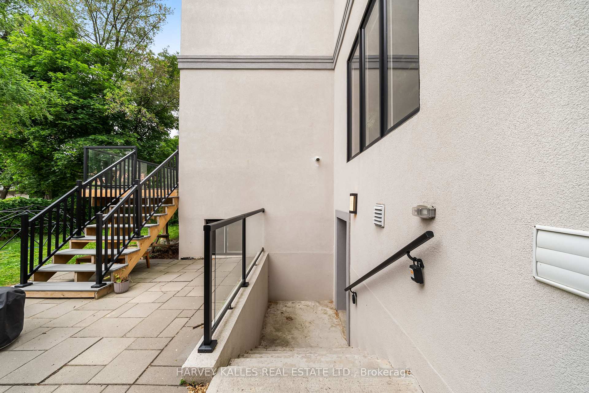 Photo 23 of Unit Basement, 77 Fairholme Avenue, Toronto, Englemount-Lawrence — HOMEH